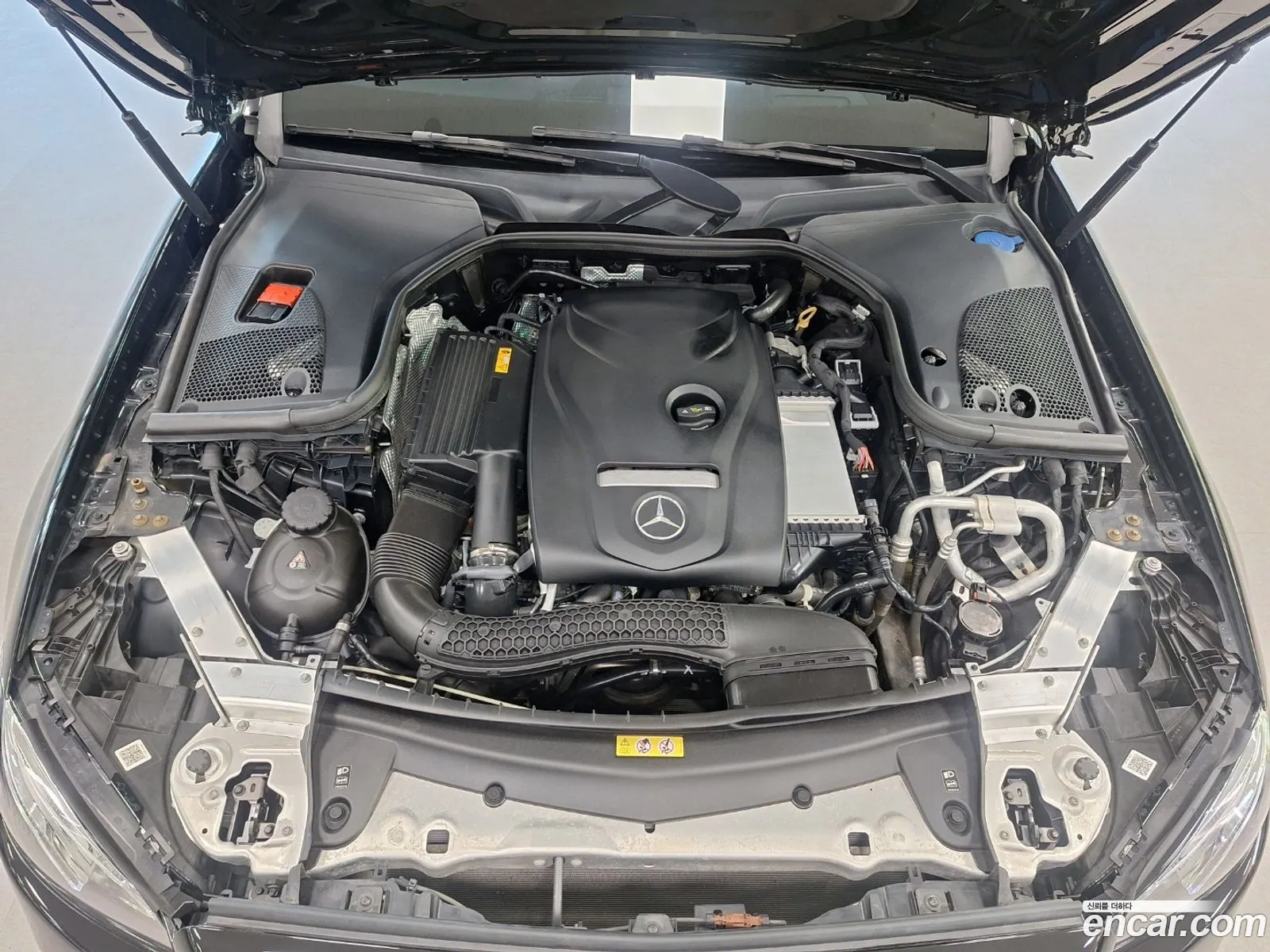 Mercedes E-Class W213 E300 Avantgarde - фотография 18037589