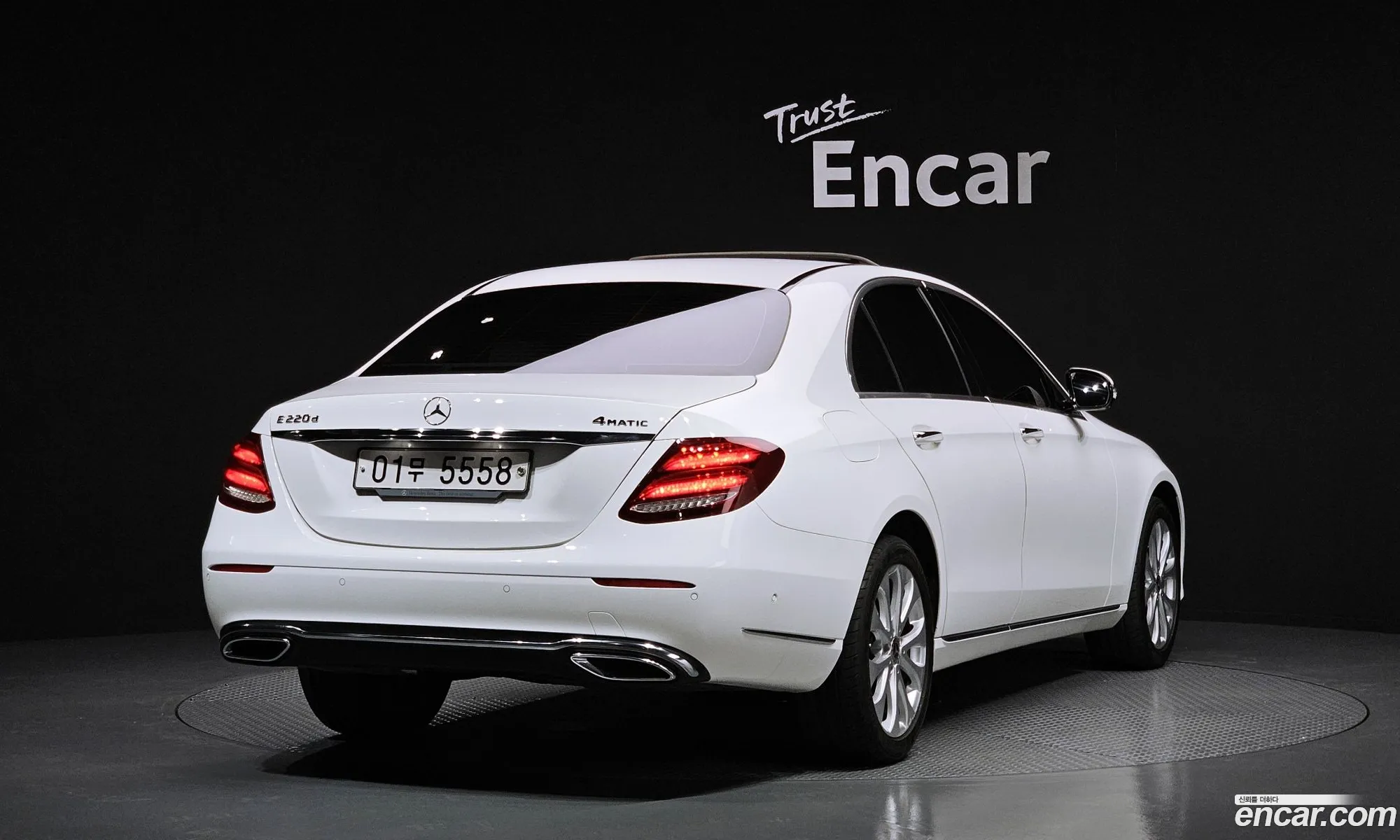 Mercedes-Benz E-Klasse V W213 S213 C238 E220D 4Matic Exclusive 2018 - фотография 18037545