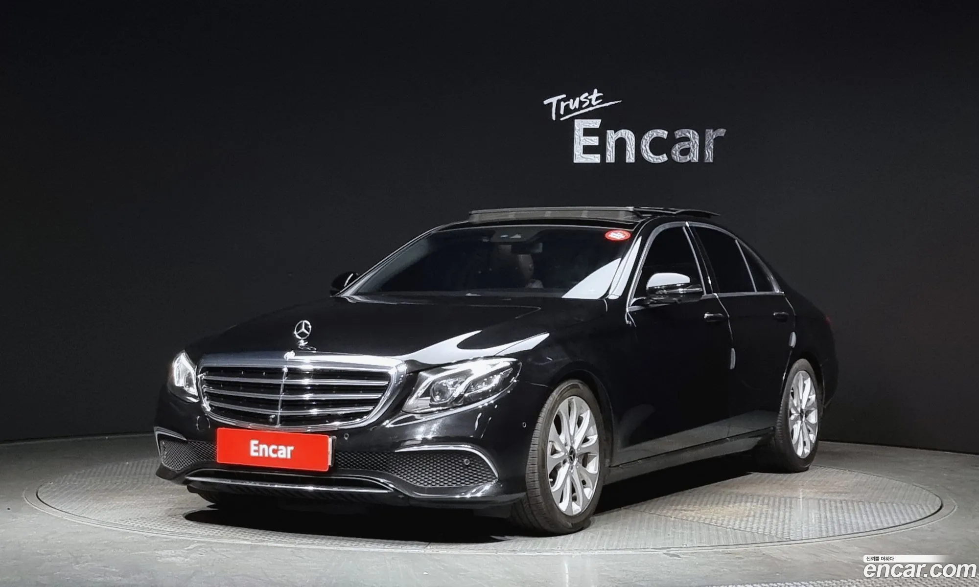Mercedes-Benz E-Klasse E300 Exclusive 2017 - фотография 18080273