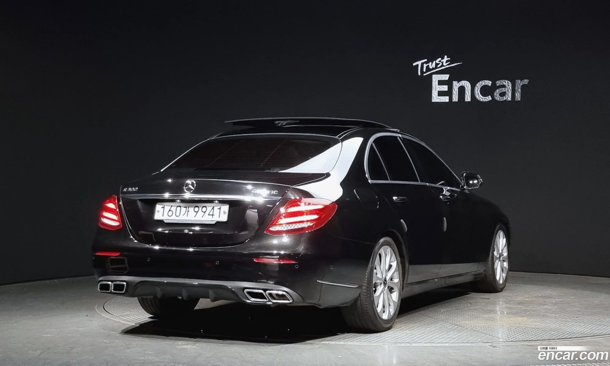Mercedes-Benz E-Klasse E300 Exclusive 2017 - фотография 18080274