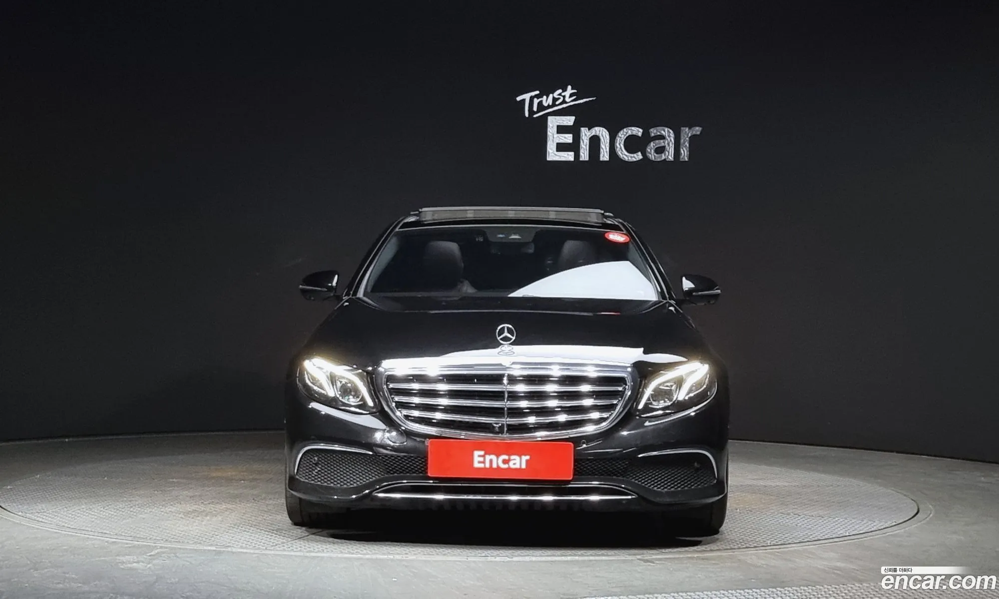 Mercedes-Benz E-Klasse E300 Exclusive 2017 - фотография 18080275
