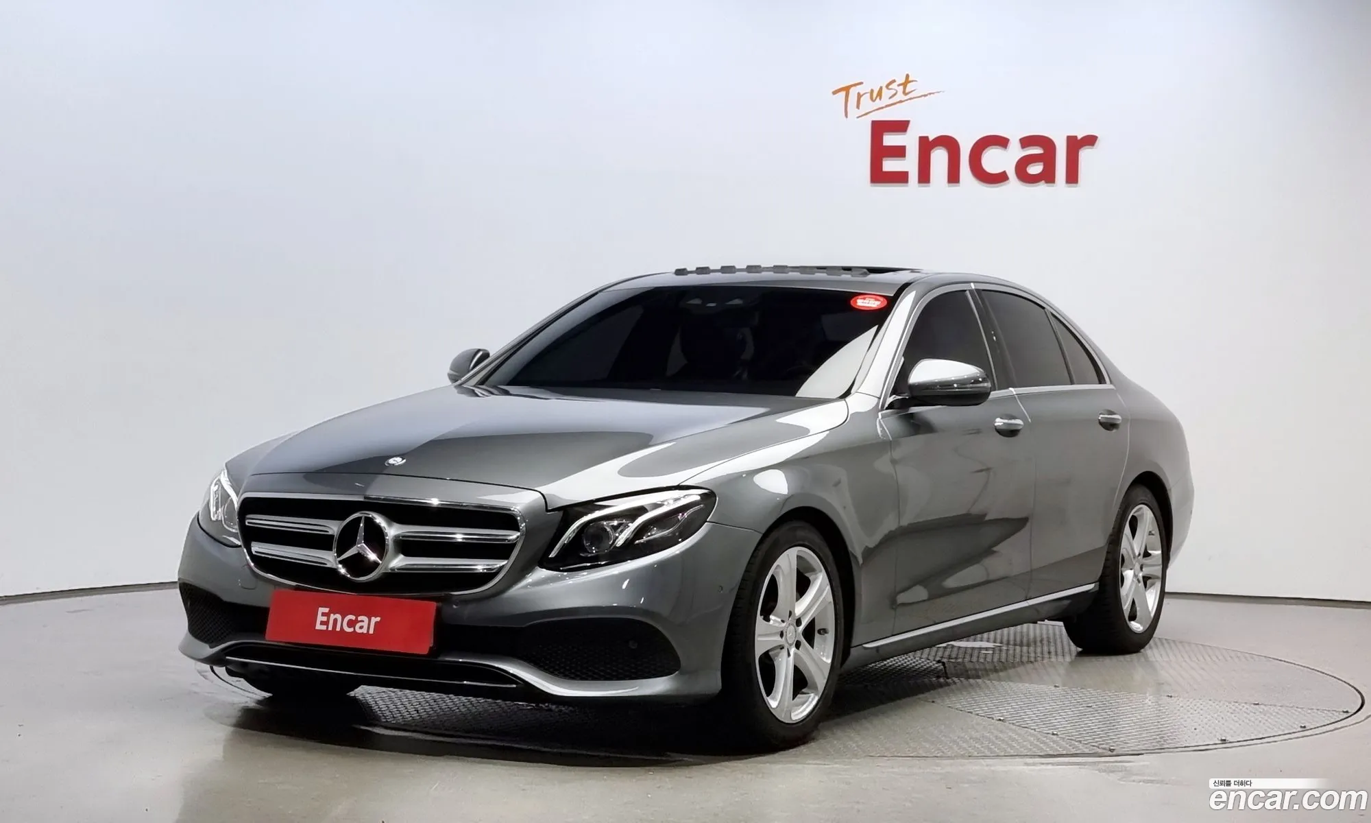 Mercedes-Benz E-Klasse E220D Avant Garde 2017 - фотография 18122181