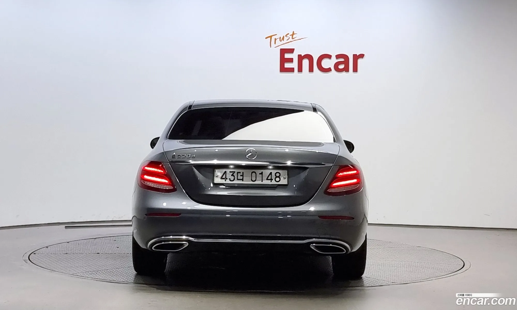 Mercedes-Benz E-Klasse E220D Avant Garde 2017 - фотография 18122184