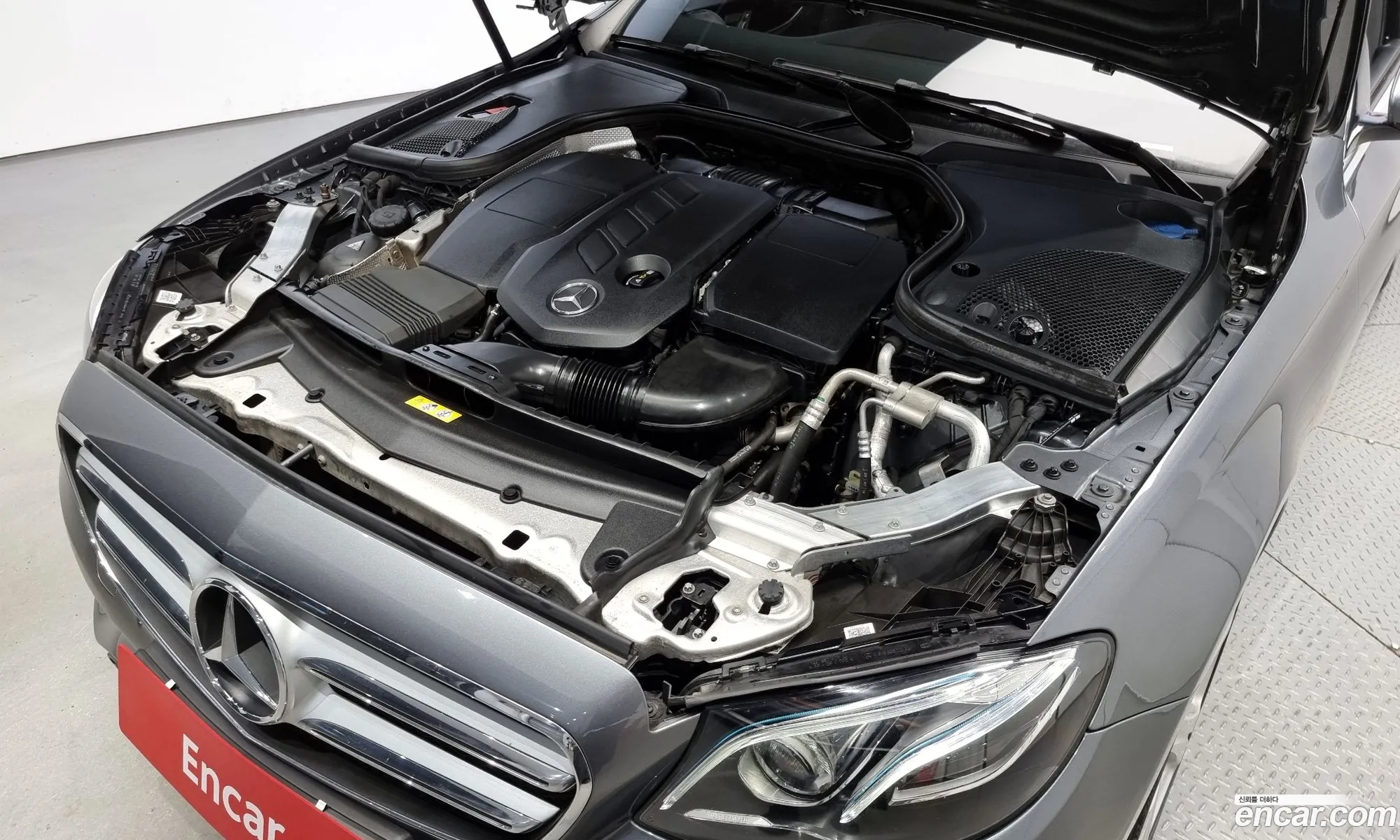 Mercedes-Benz E-Klasse E220D Avant Garde 2017 - фотография 18122186