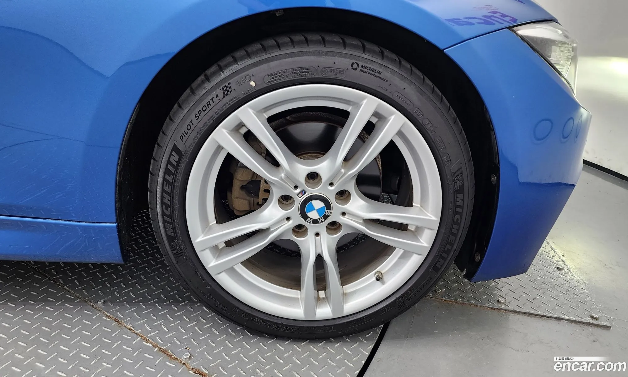 BMW 3Er 330I M Sports Shadow 2018 - фотография 14765728