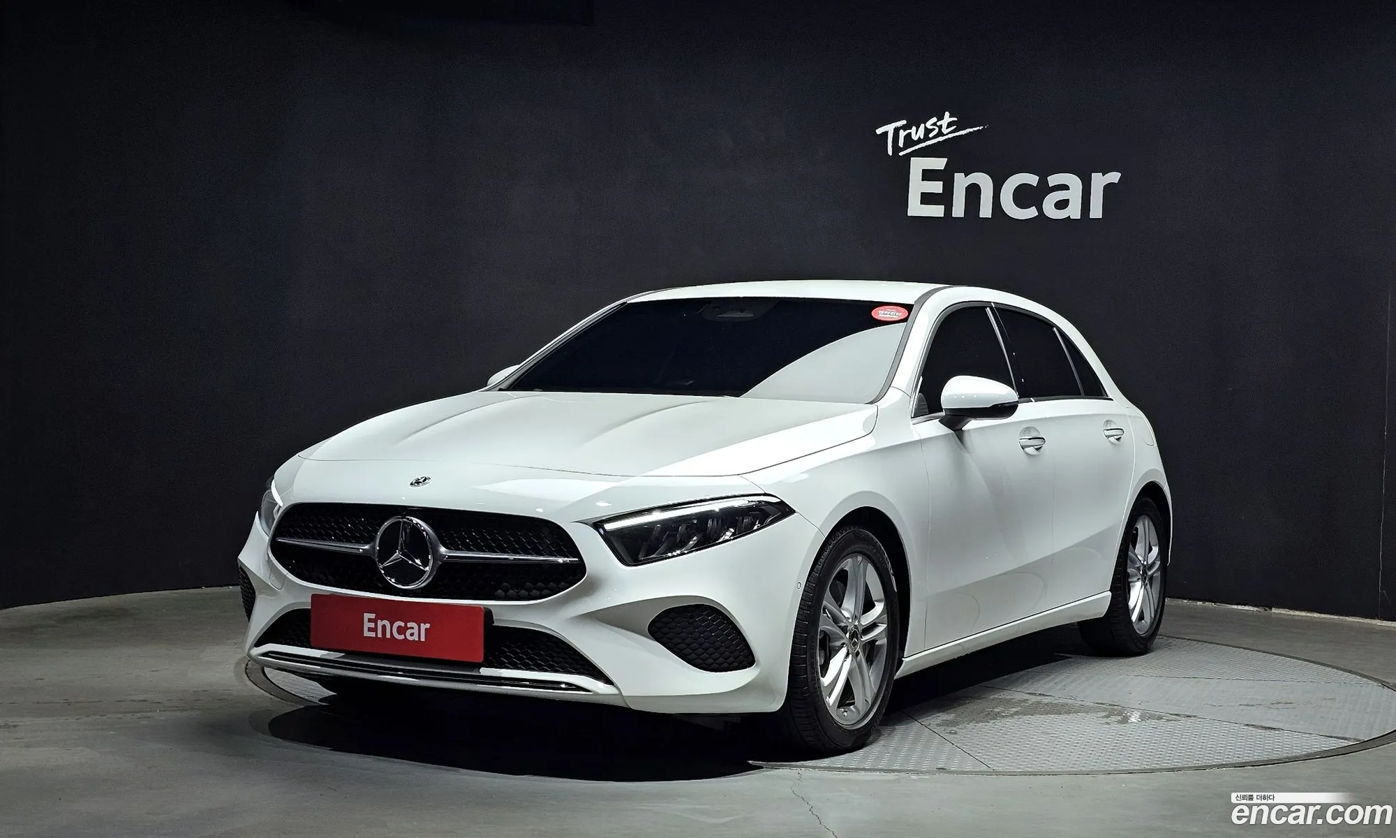 Mercedes-Benz A-Klasse A220 Hatchback 2024 - фотография 18037532
