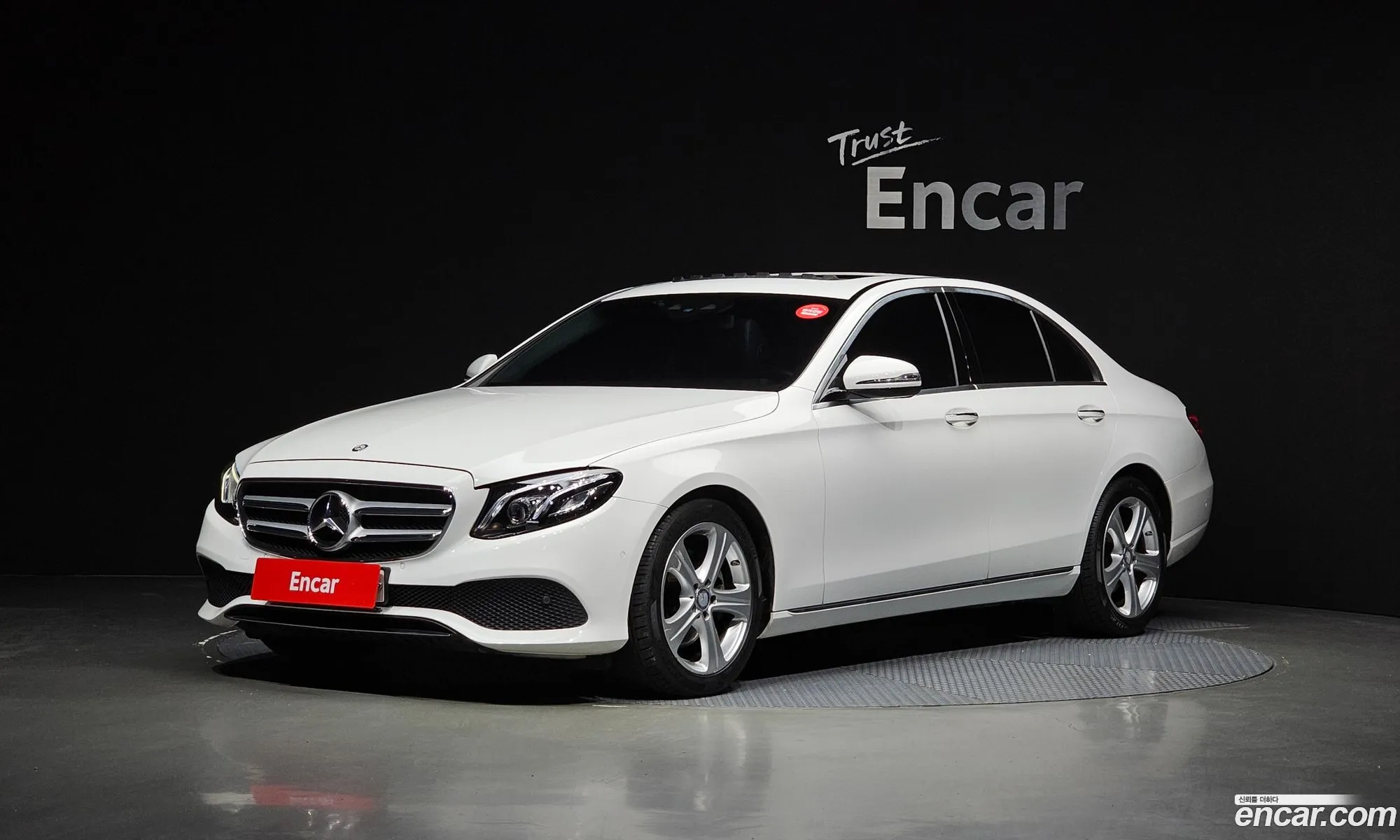 Mercedes-Benz E-Klasse E220D Avant Garde 2017 - фотография 16545920