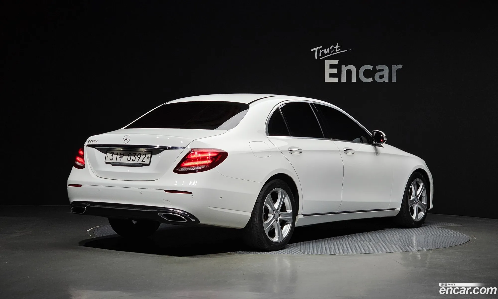Mercedes-Benz E-Klasse E220D Avant Garde 2017 - фотография 16545921
