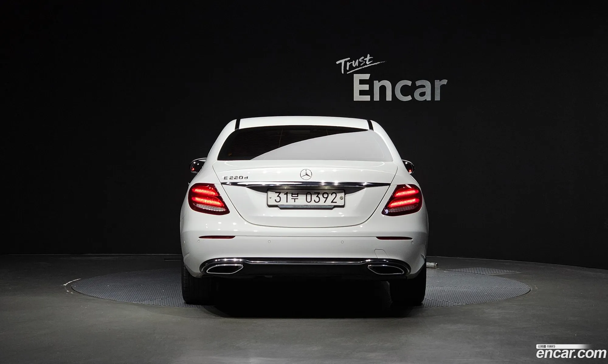 Mercedes-Benz E-Klasse E220D Avant Garde 2017 - фотография 16545923