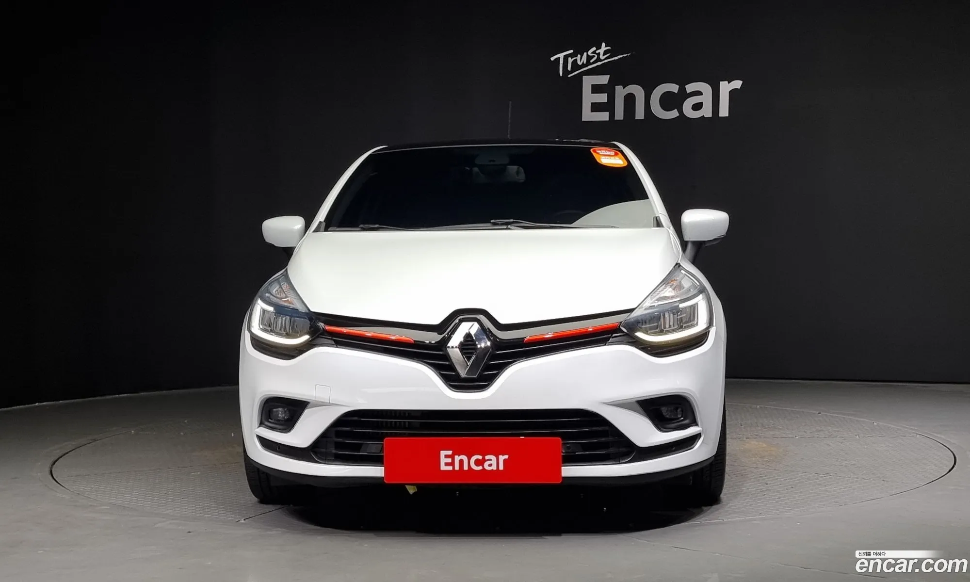 Renault Samsung Clio Intense Panoramic 2019 - фотография 1580313