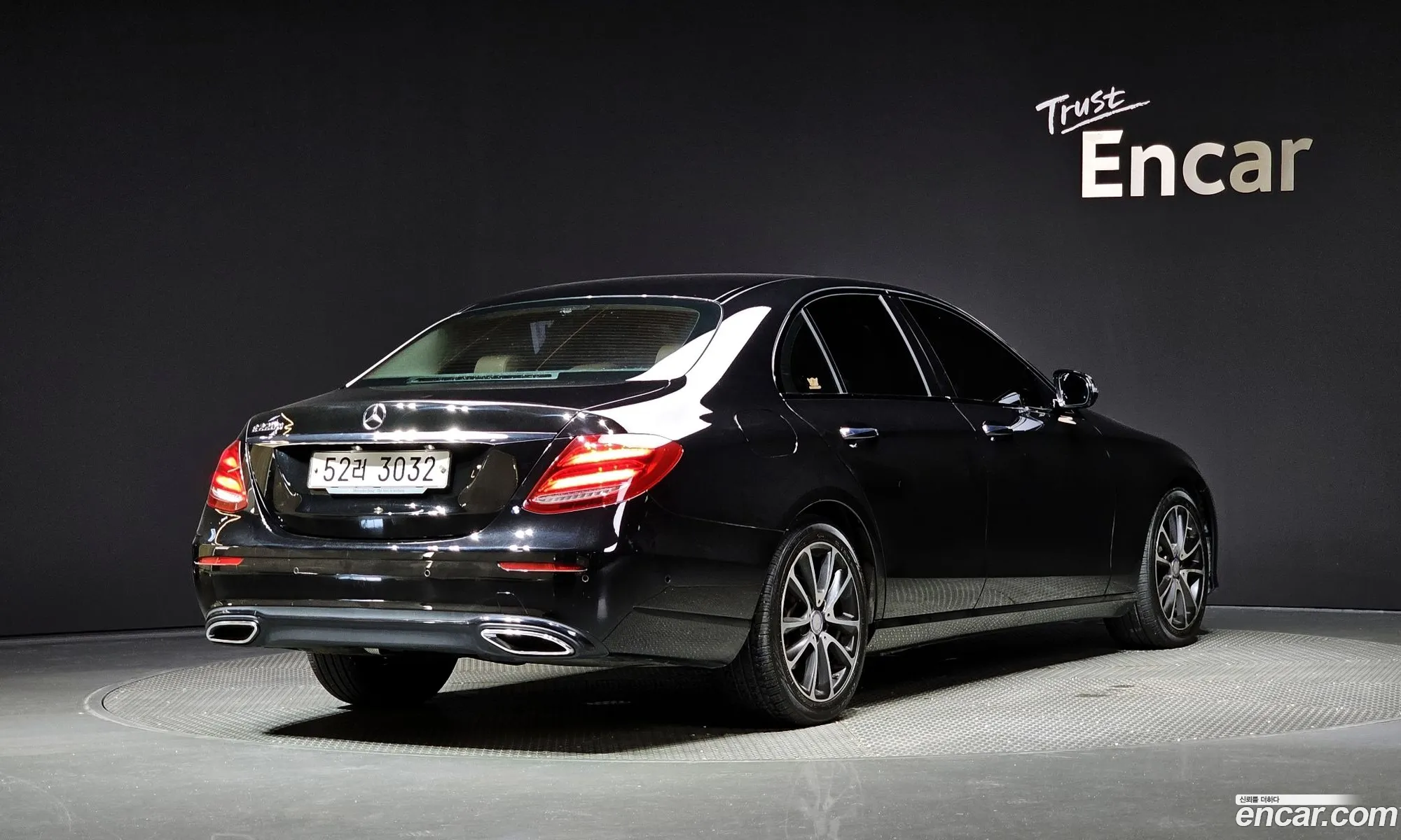 Mercedes-Benz E-Klasse E220D Avant Garde 2017 - фотография 17451819