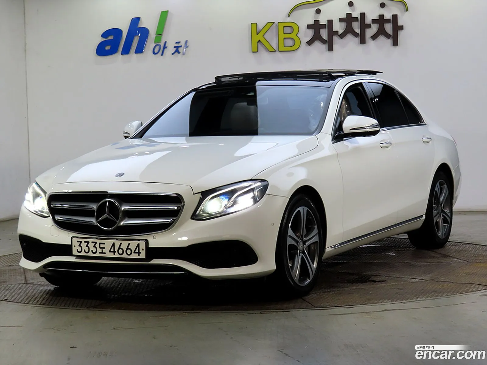 Mercedes-Benz E-Klasse E300 4Matic Avant Garde 2017 - фотография 18037596
