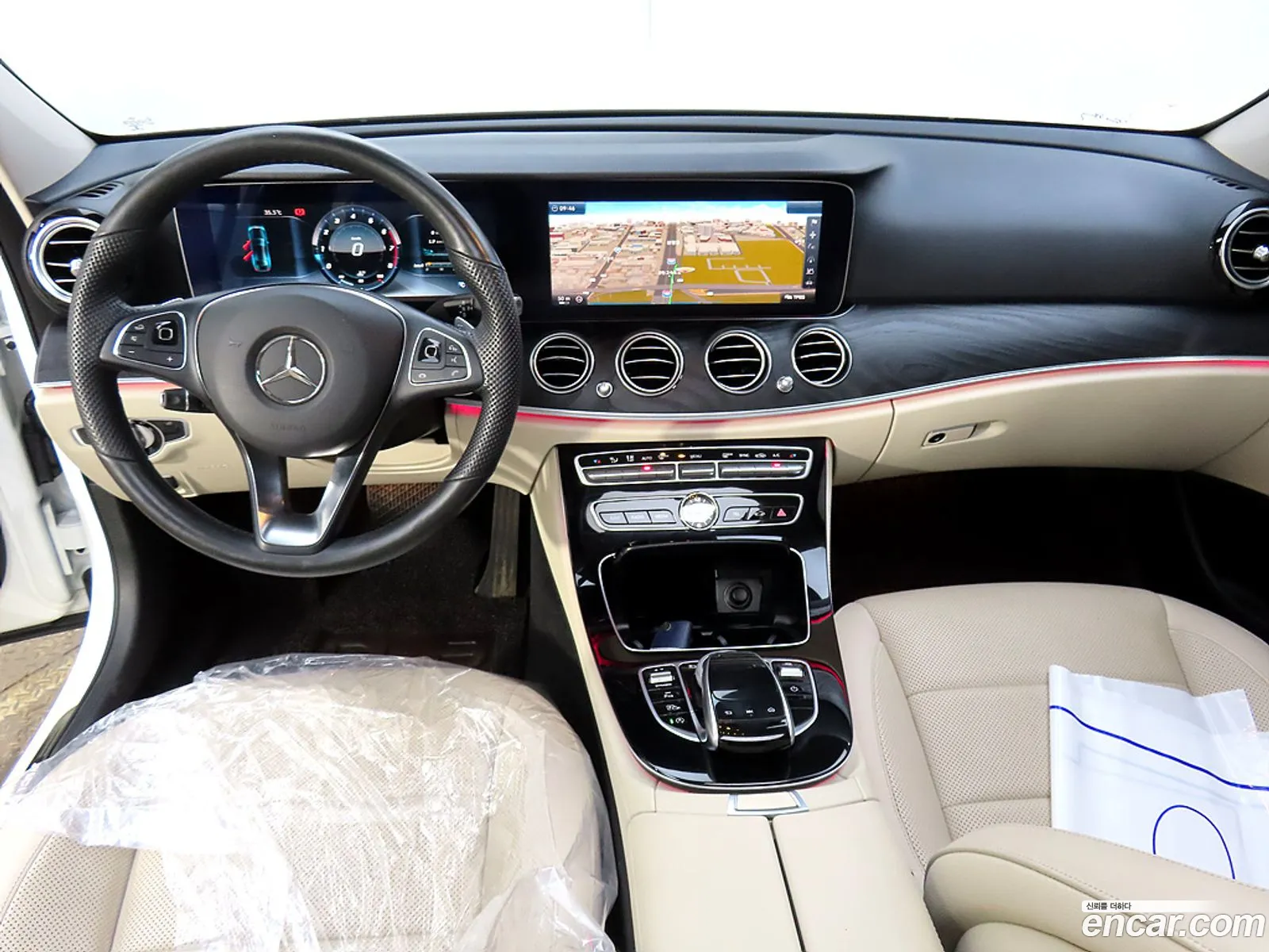 Mercedes-Benz E-Klasse E300 4Matic Avant Garde 2017 - фотография 18037600