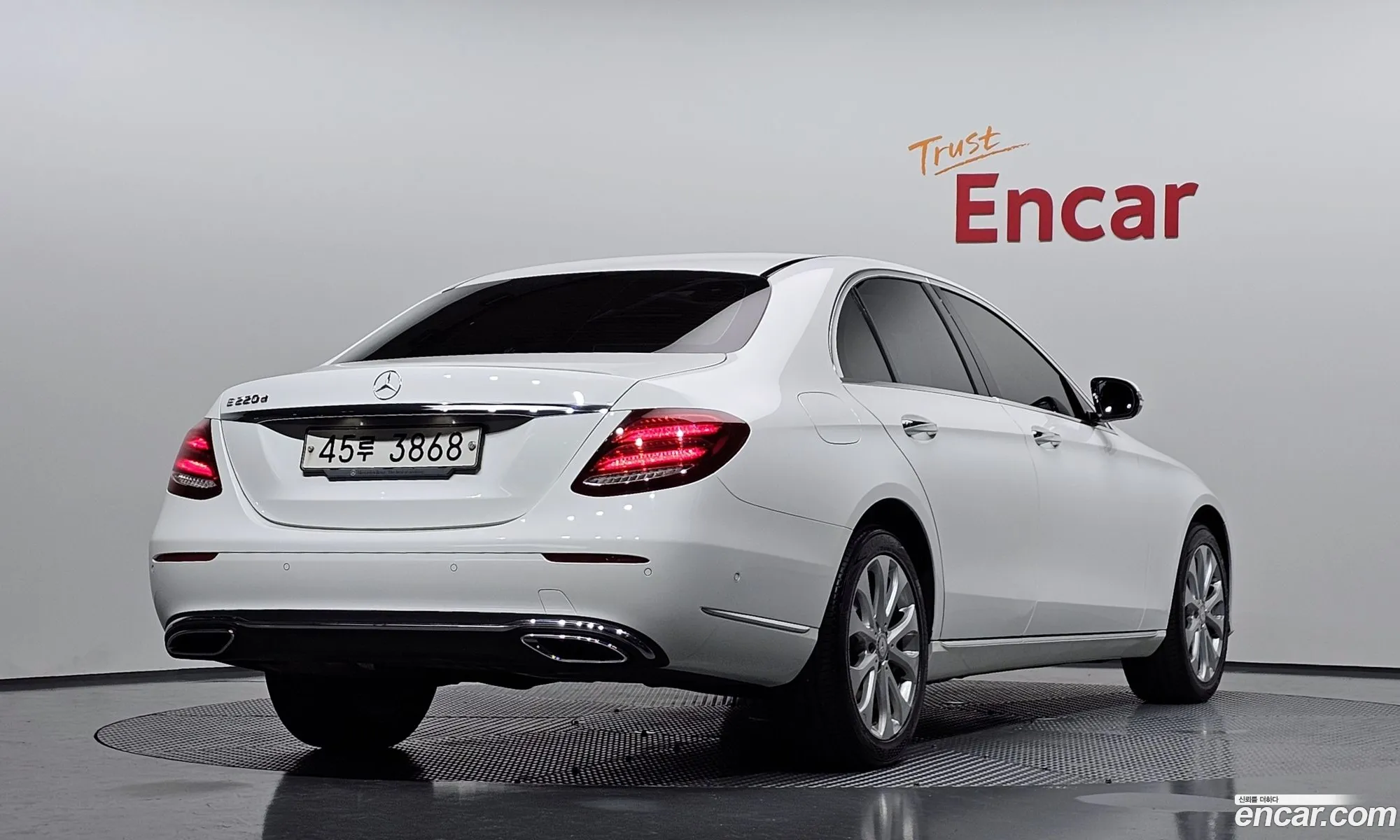 Mercedes-Benz E-Klasse E220D Exclusive 2017 - фотография 17451831