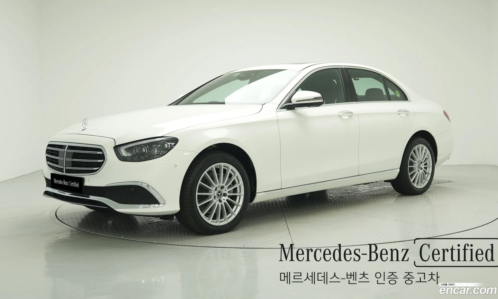 Mercedes-Benz E-Klasse E220D 4Matic Exclusive 2023 - фотография 18080260