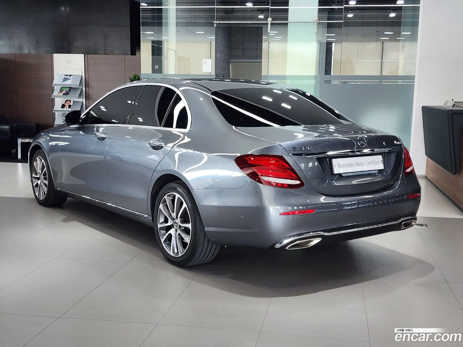 Mercedes-Benz E-Klasse V W213 S213 C238 E300 4Matic Avant Garde 2019 - фотография 18037520