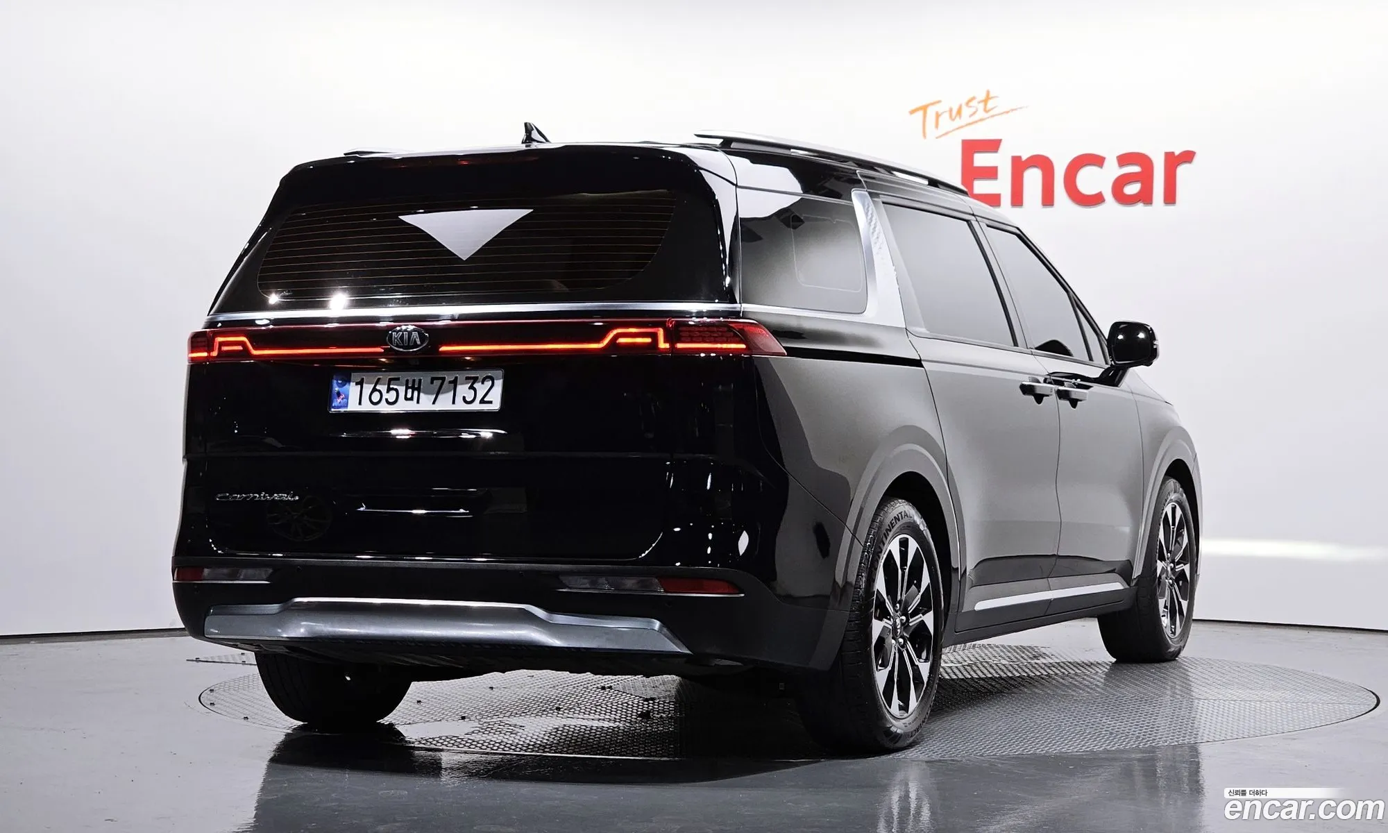 Kia Carnival Gasoline 9-Seater Signature 2021 - фотография 11334141