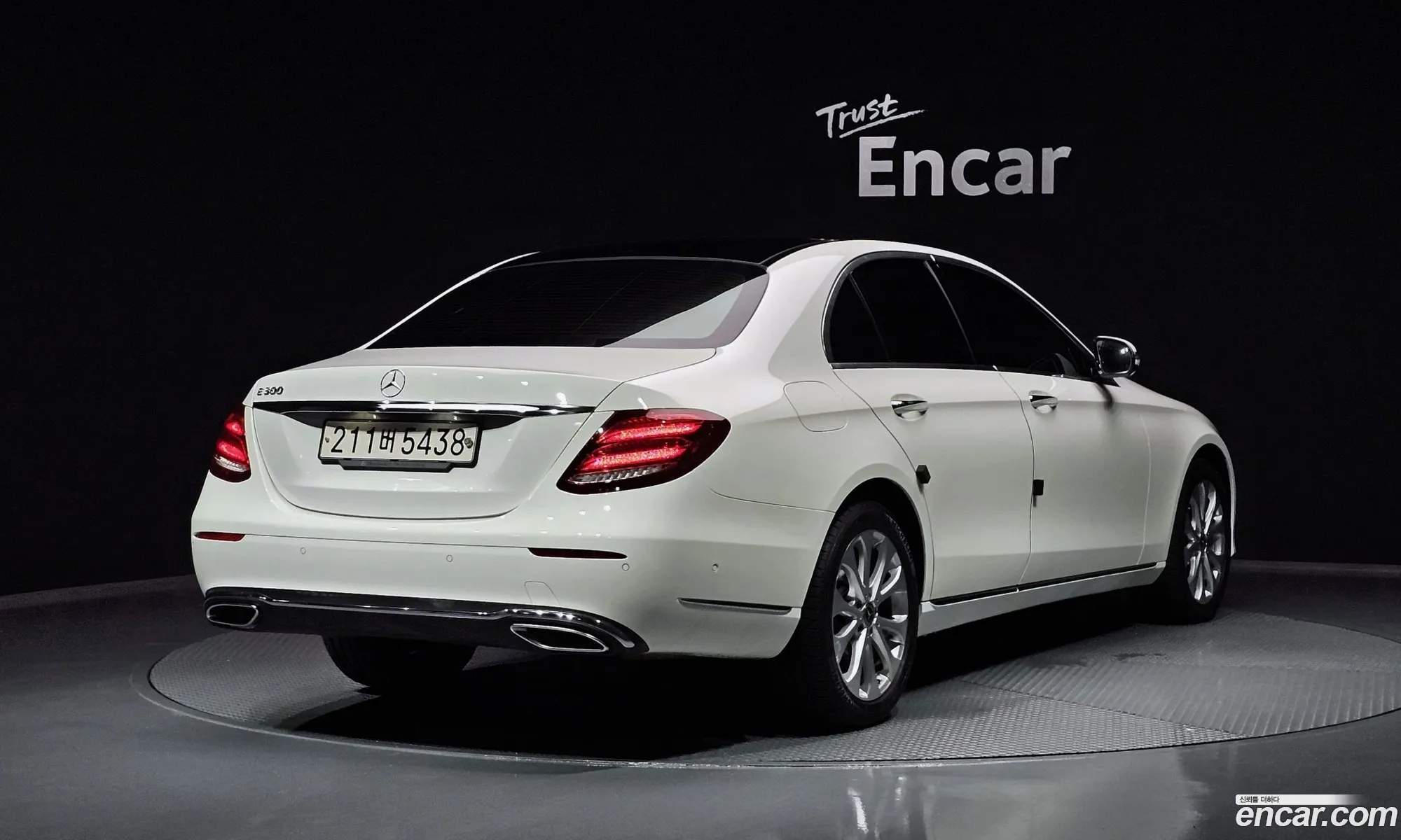 Mercedes-Benz E-Klasse V W213 S213 C238 E300 Exclusive 2019 - фотография 18033630
