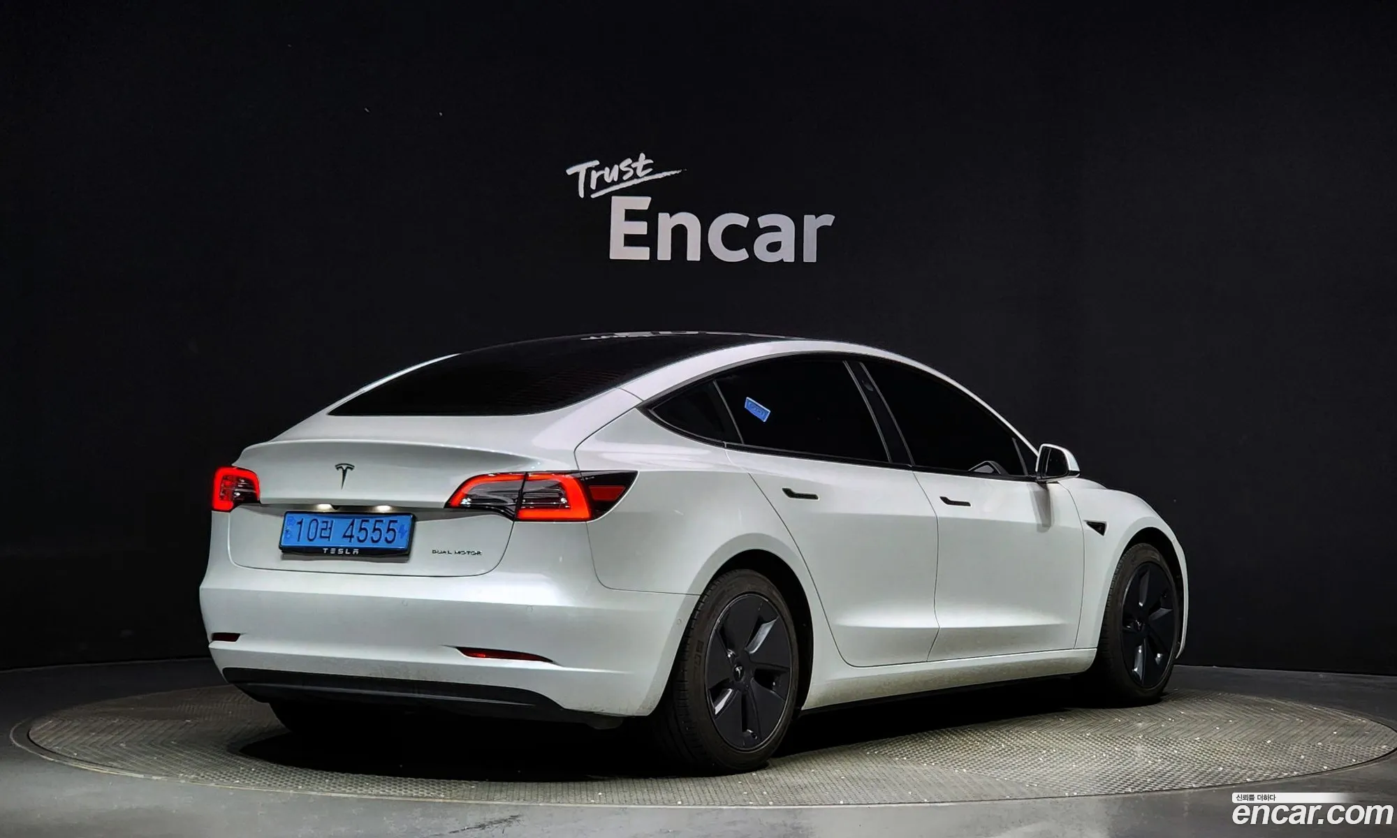 Tesla Model 3 I Long Range 2022 - фотография 15678319