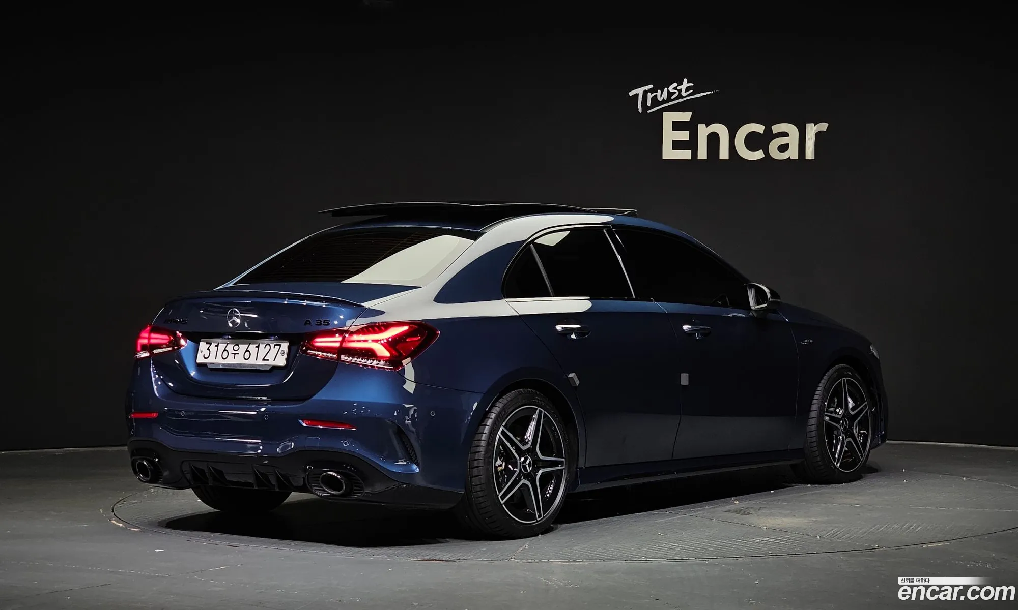 Mercedes-Benz A-Klasse Amg A35 4Matic Sedan 2023 - фотография 18033370