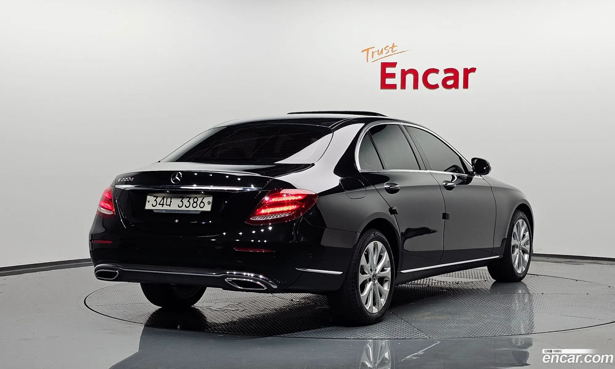 Mercedes-Benz E-Klasse V W213 S213 C238 E220D 4Matic Exclusive 2018 - фотография 18033618