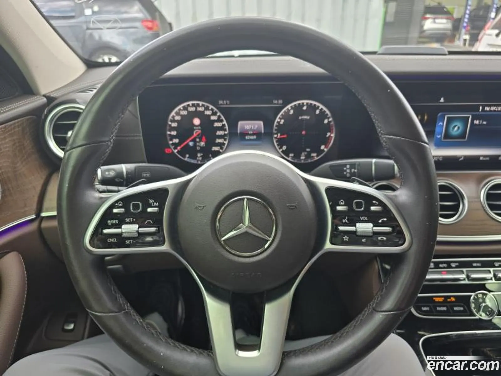 Mercedes-Benz E-Klasse V W213 S213 C238 E300 4Matic Exclusive 2020 - фотография 17998586