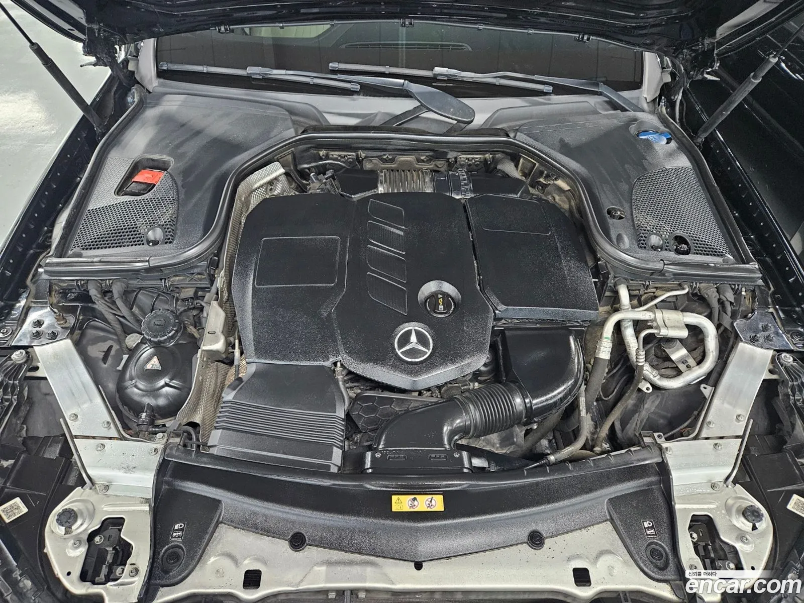 Mercedes-Benz E-Klasse E220D Exclusive 2017 - фотография 18033398