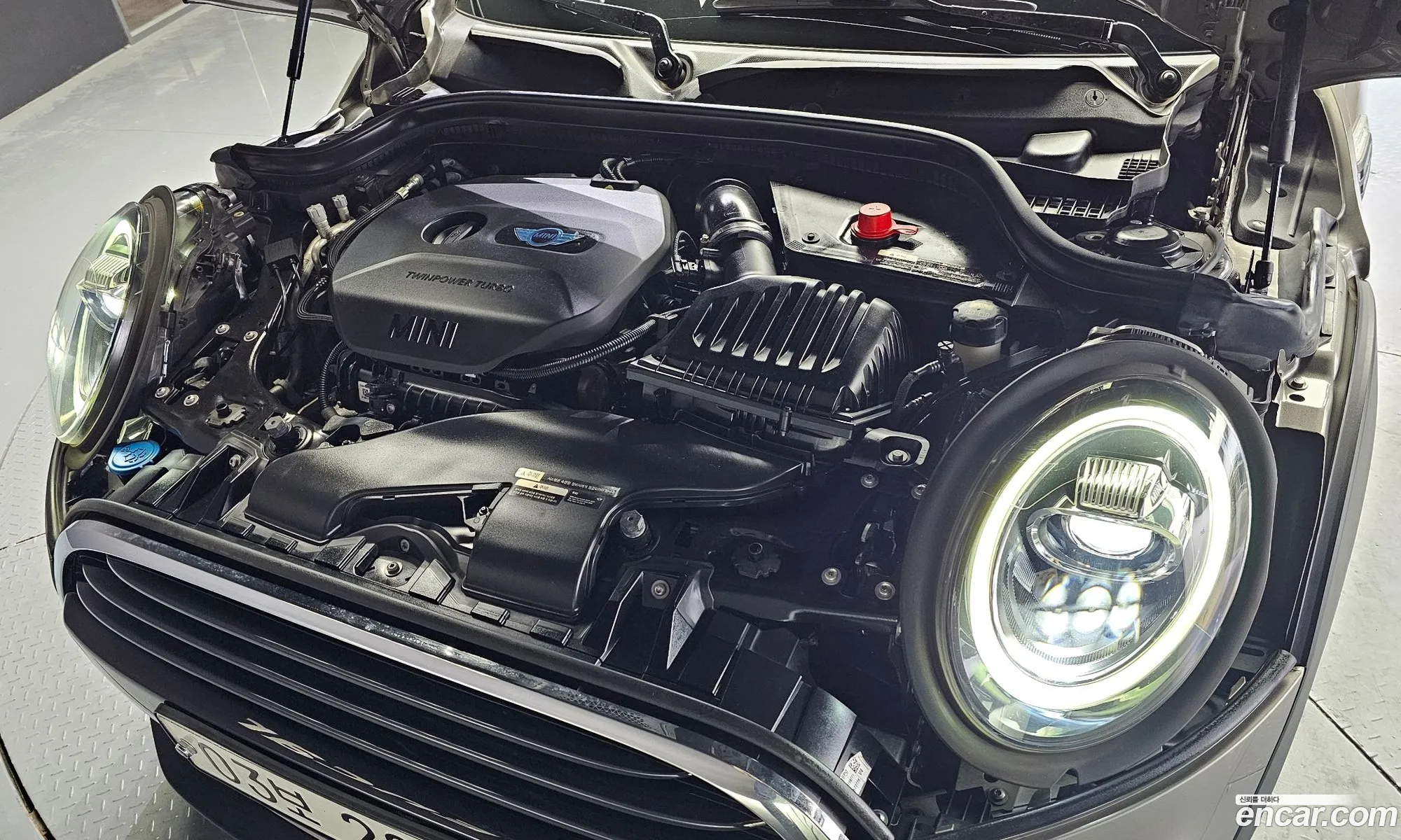Mini Cooper 5-Door High 2019 - фотография 6396733