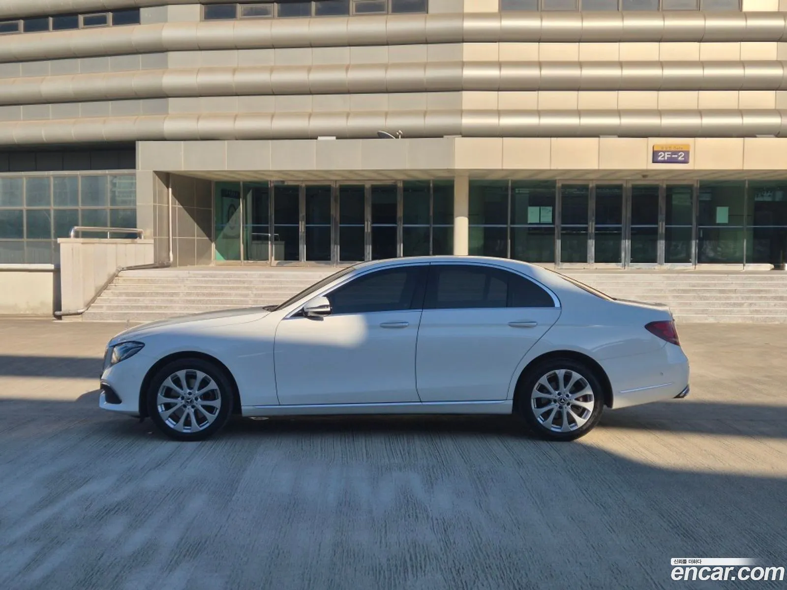 Mercedes-Benz E-Klasse V W213 S213 C238 E220D 4Matic Exclusive 2019 - фотография 17944722