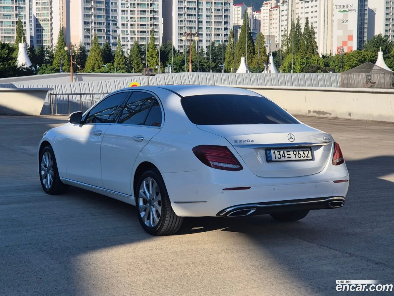 Mercedes-Benz E-Klasse V W213 S213 C238 E220D 4Matic Exclusive 2019 - фотография 17944723