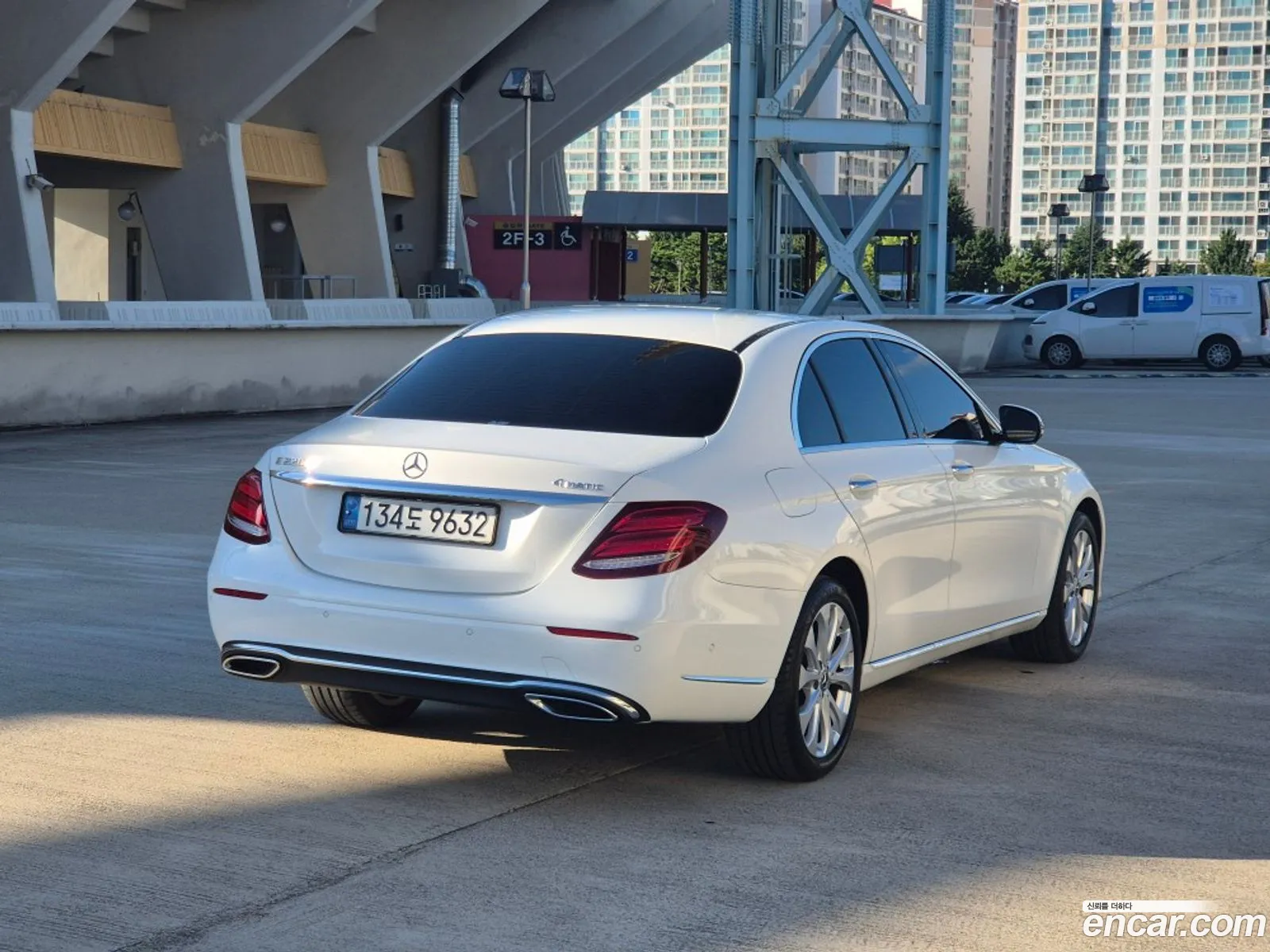 Mercedes-Benz E-Klasse V W213 S213 C238 E220D 4Matic Exclusive 2019 - фотография 17944725