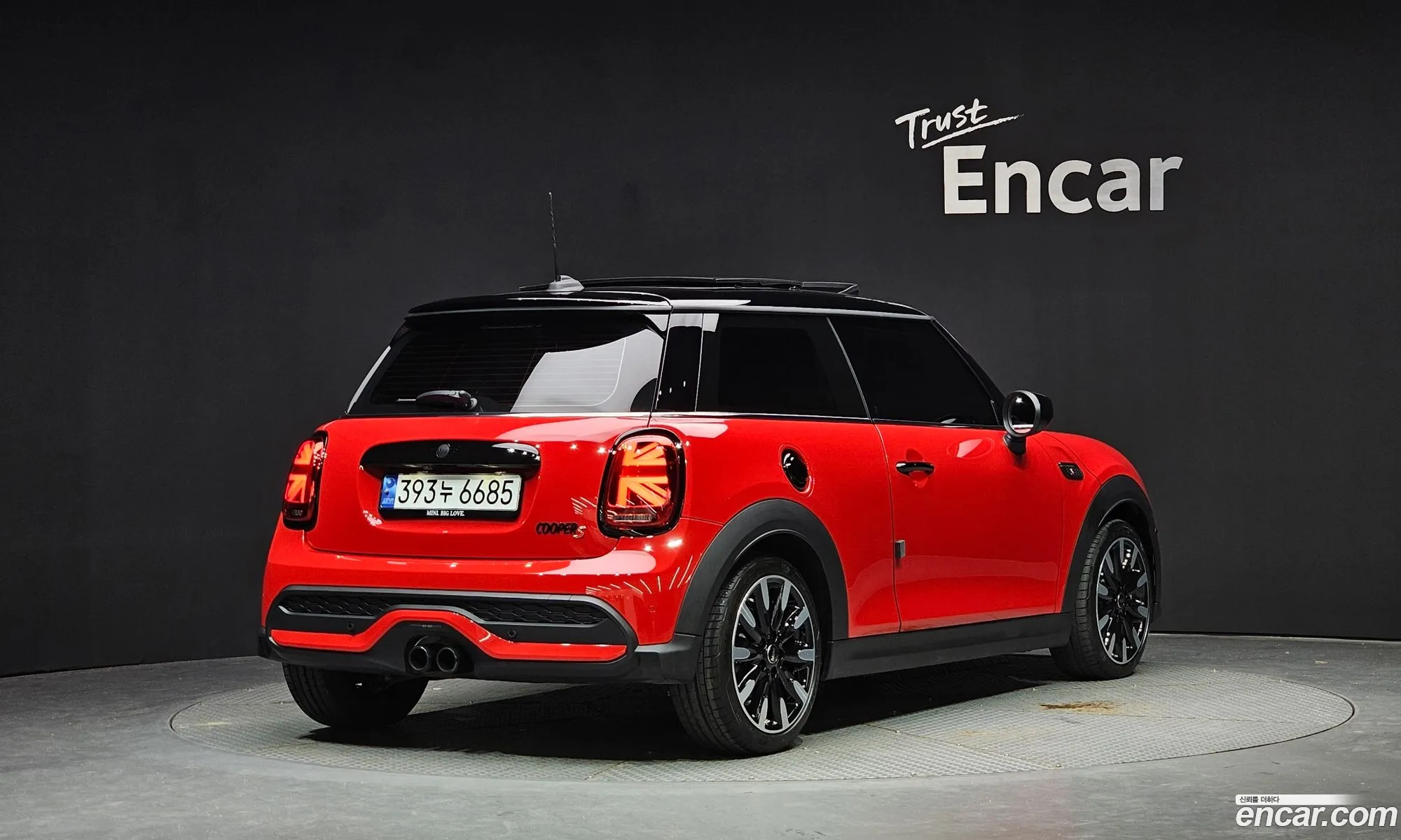 Mini Cooper Classic 2023 - фотография 6396679