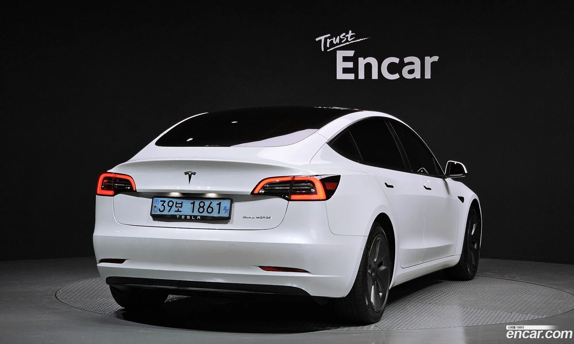 Tesla Model 3 I Long Range 2021 - фотография 15678343