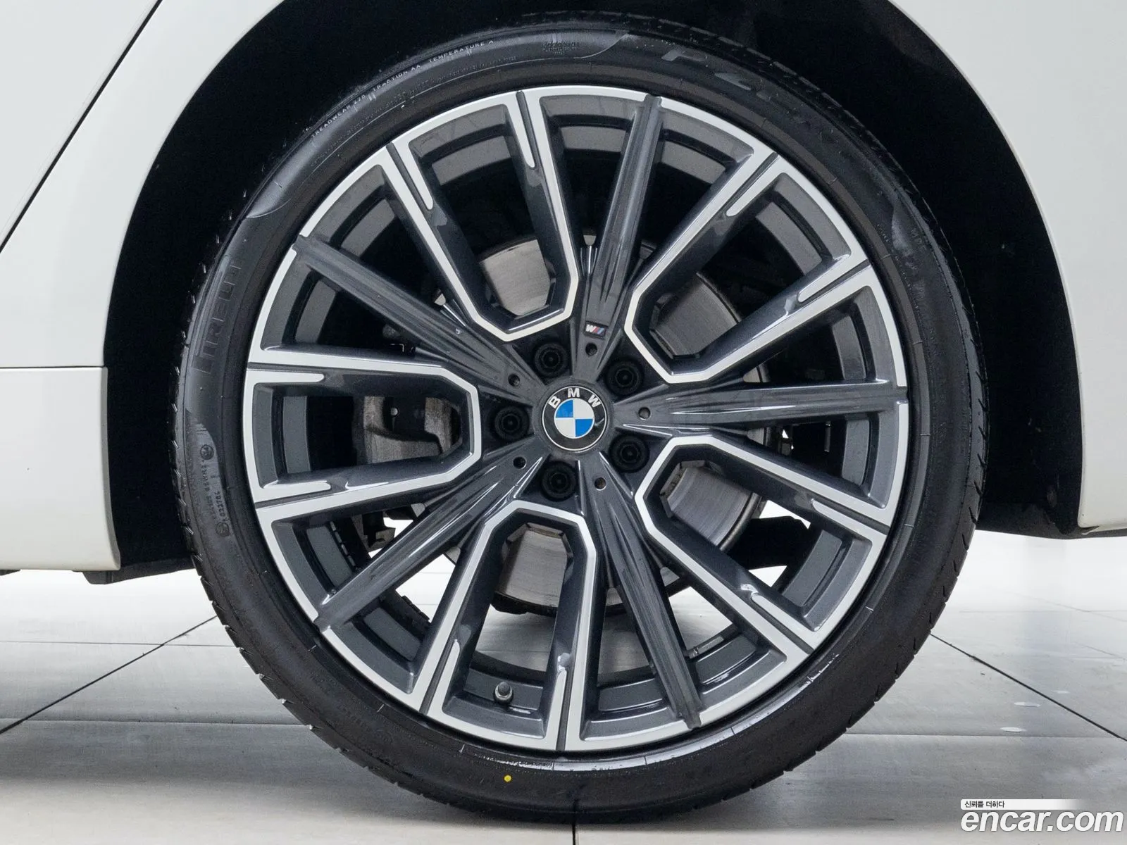 BMW 7 Series G11 730D xDrive M Sports - фотография 7071551