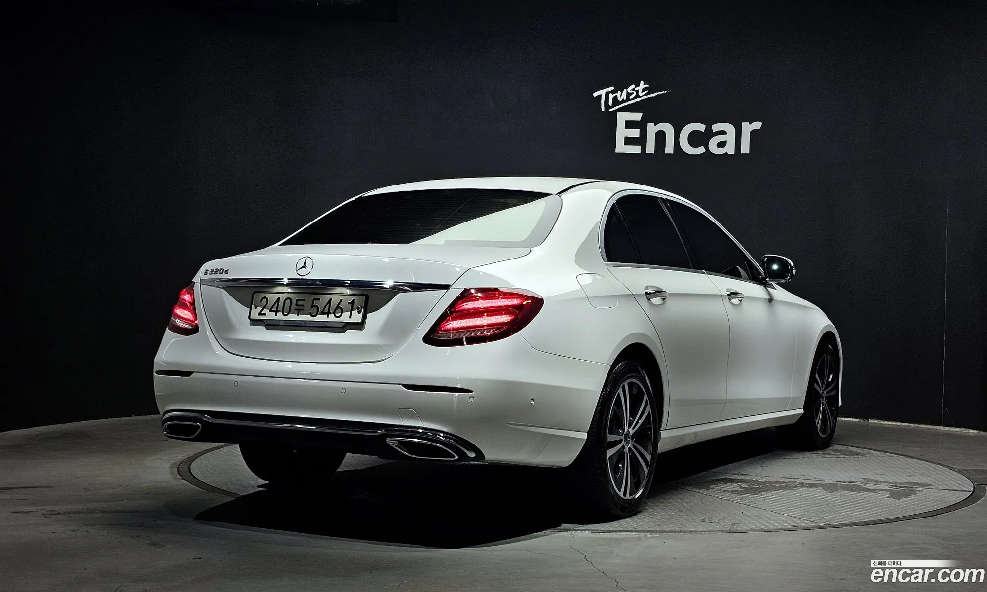 Mercedes E-Class W213 E220D Avantgarde - фотография 17247952