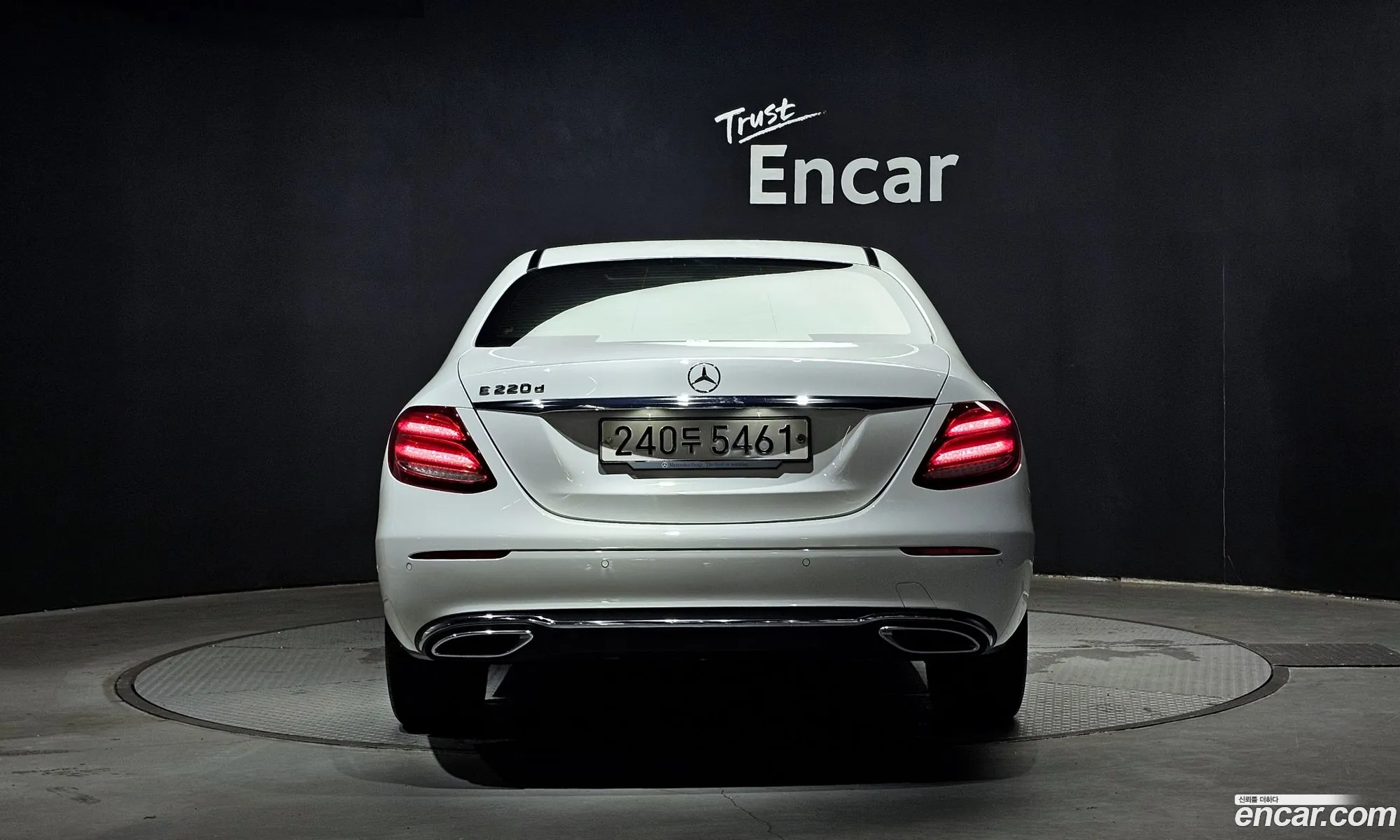 Mercedes E-Class W213 E220D Avantgarde - фотография 17247954