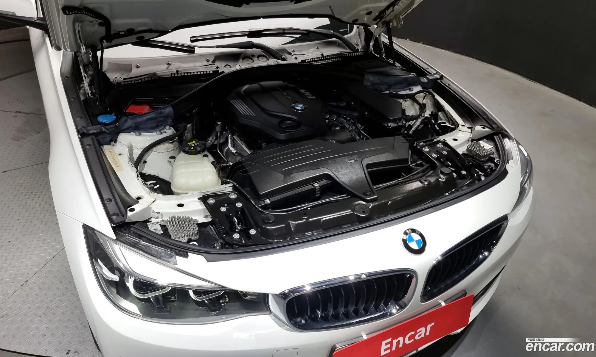 BMW 6Er Gt 320D 2017 - фотография 13636395
