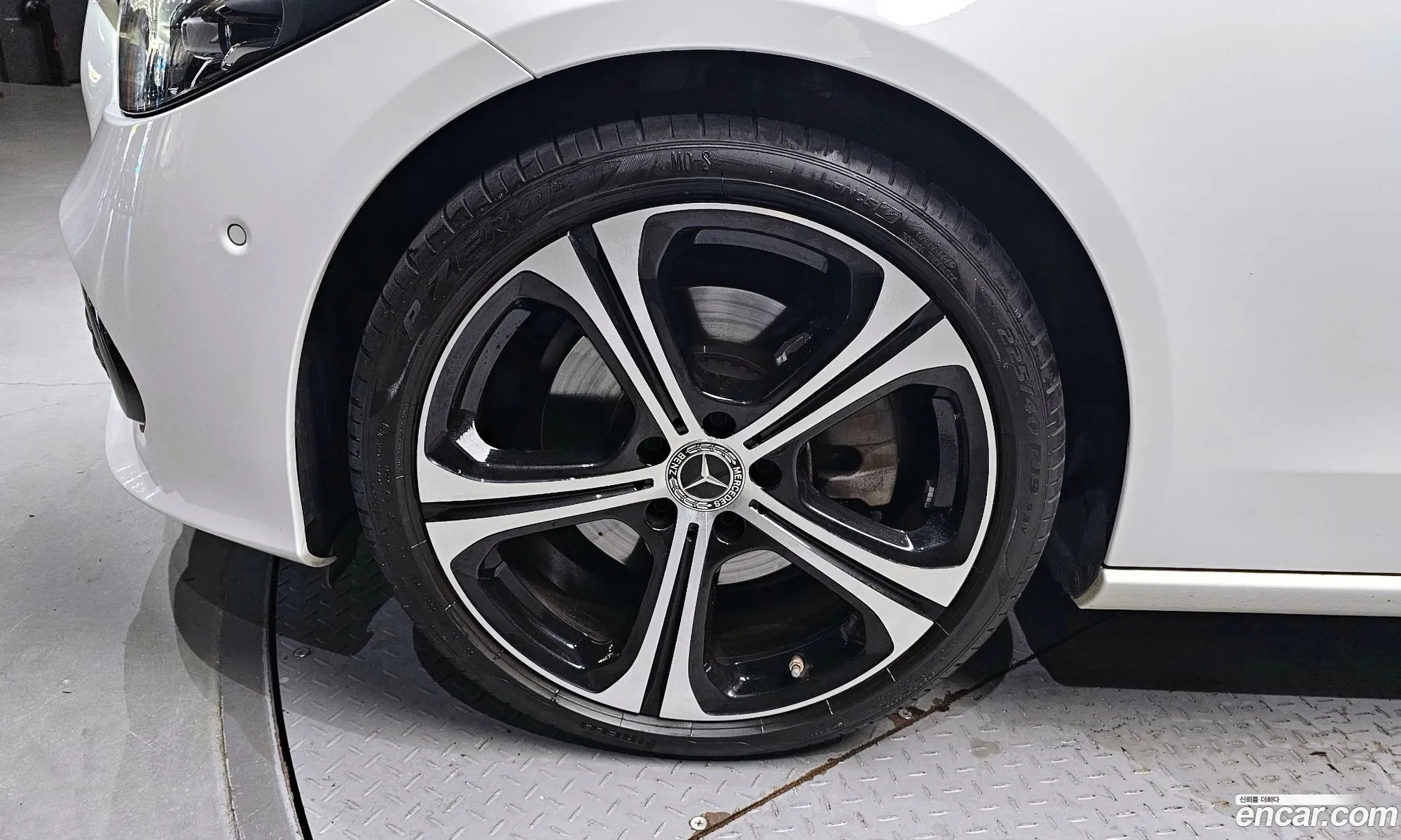 Mercedes-Benz C-Klasse C300 4Matic Avant Garde 2023 - фотография 17240496