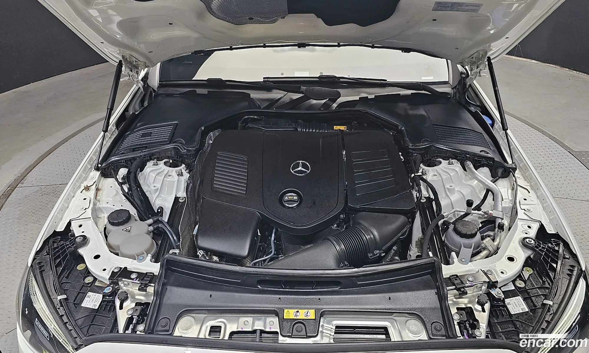 Mercedes-Benz C-Klasse C300 4Matic Avant Garde 2023 - фотография 17240497