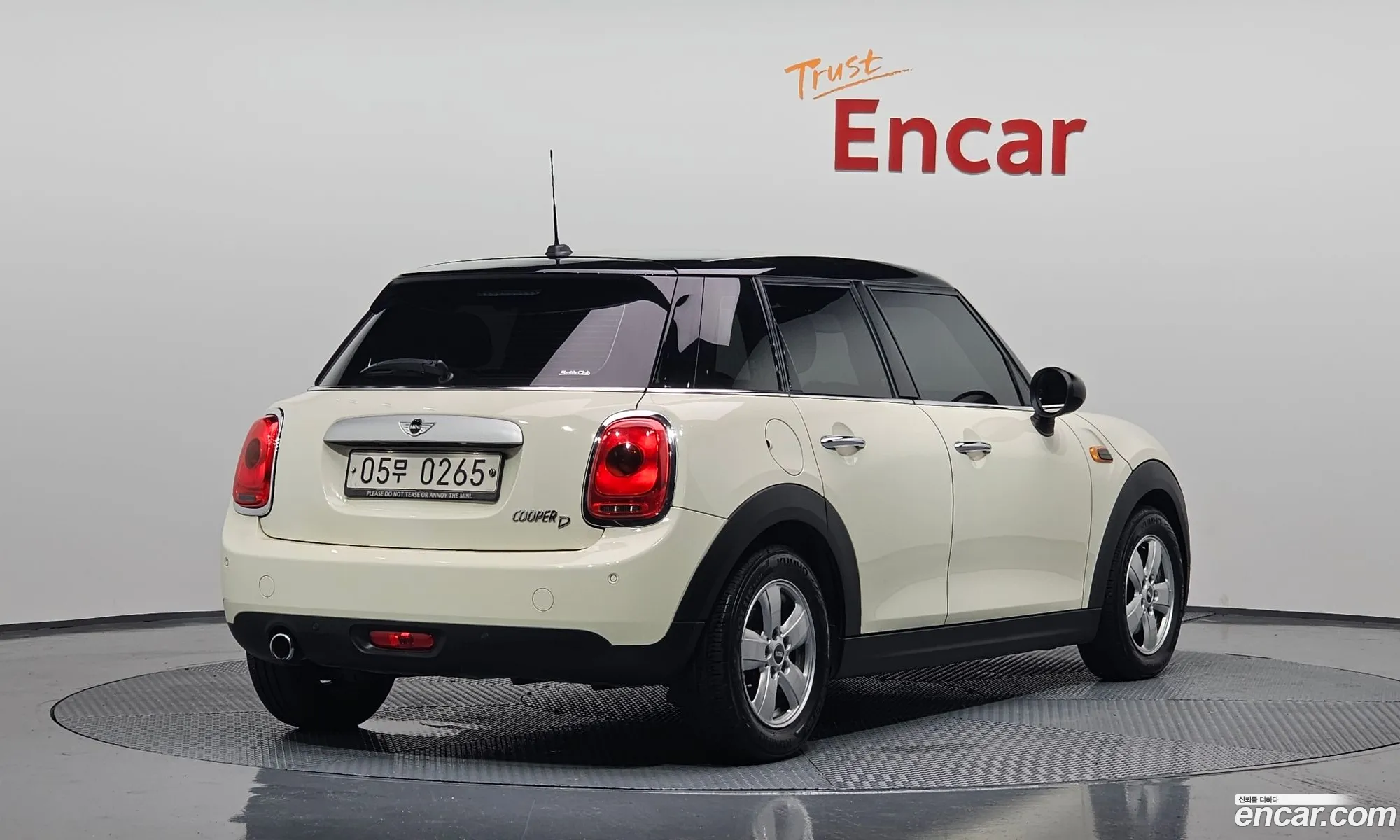Mini Cooper 5-Door Basic Model 2015 - фотография 833265