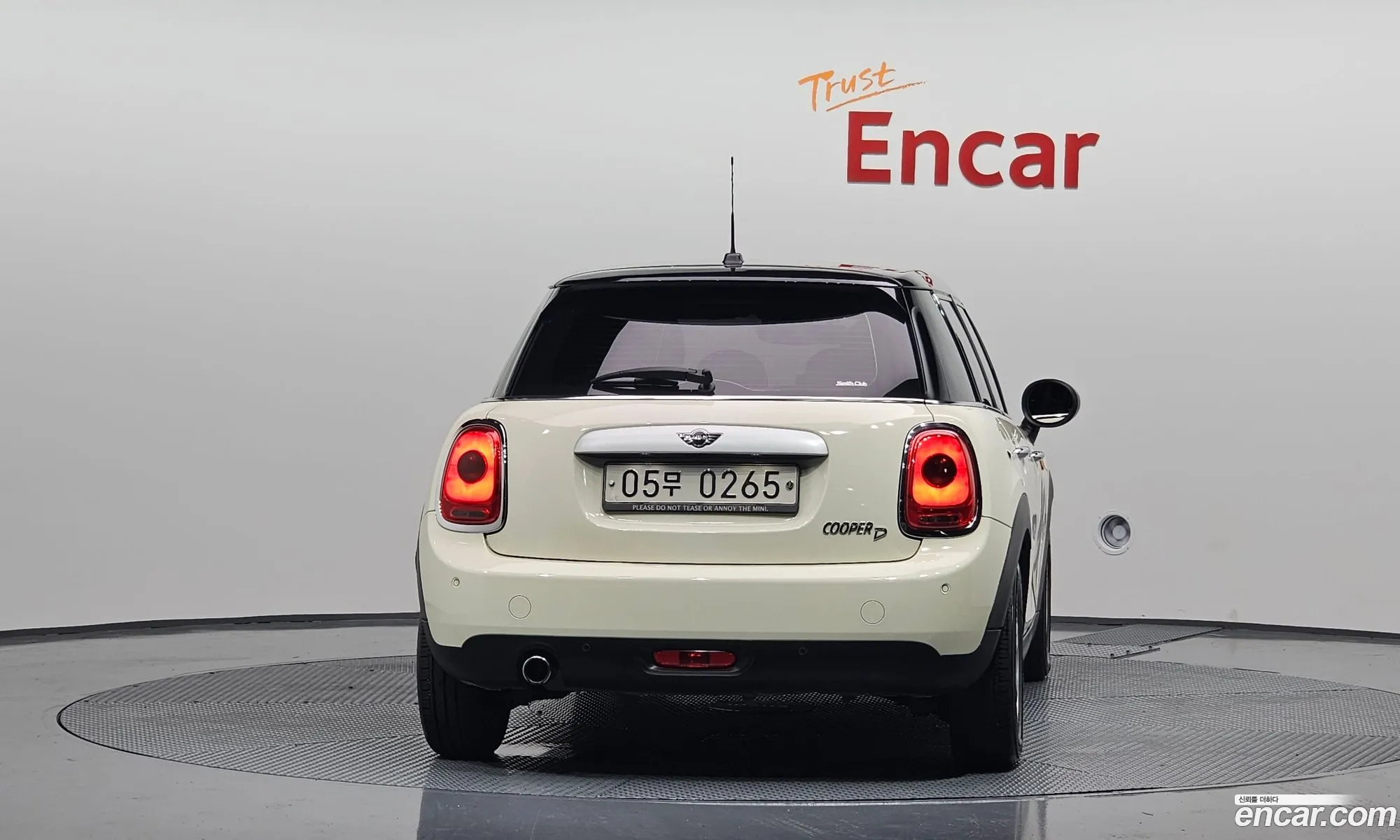 Mini Cooper 5-Door Basic Model 2015 - фотография 833267