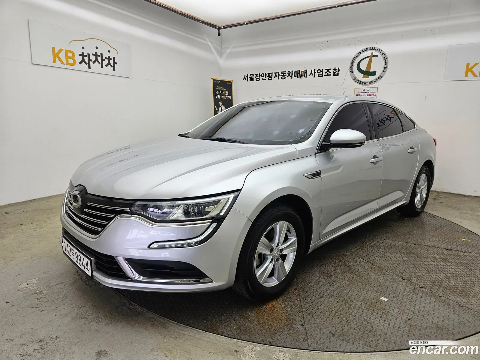Renault Samsung Sm6 20 Lpe Se Rental Car 2017 - фотография 12545592
