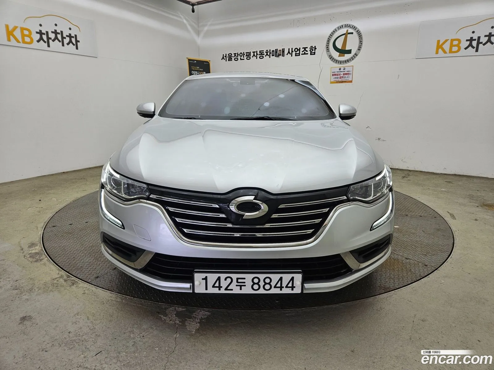 Renault Samsung Sm6 20 Lpe Se Rental Car 2017 - фотография 12545593
