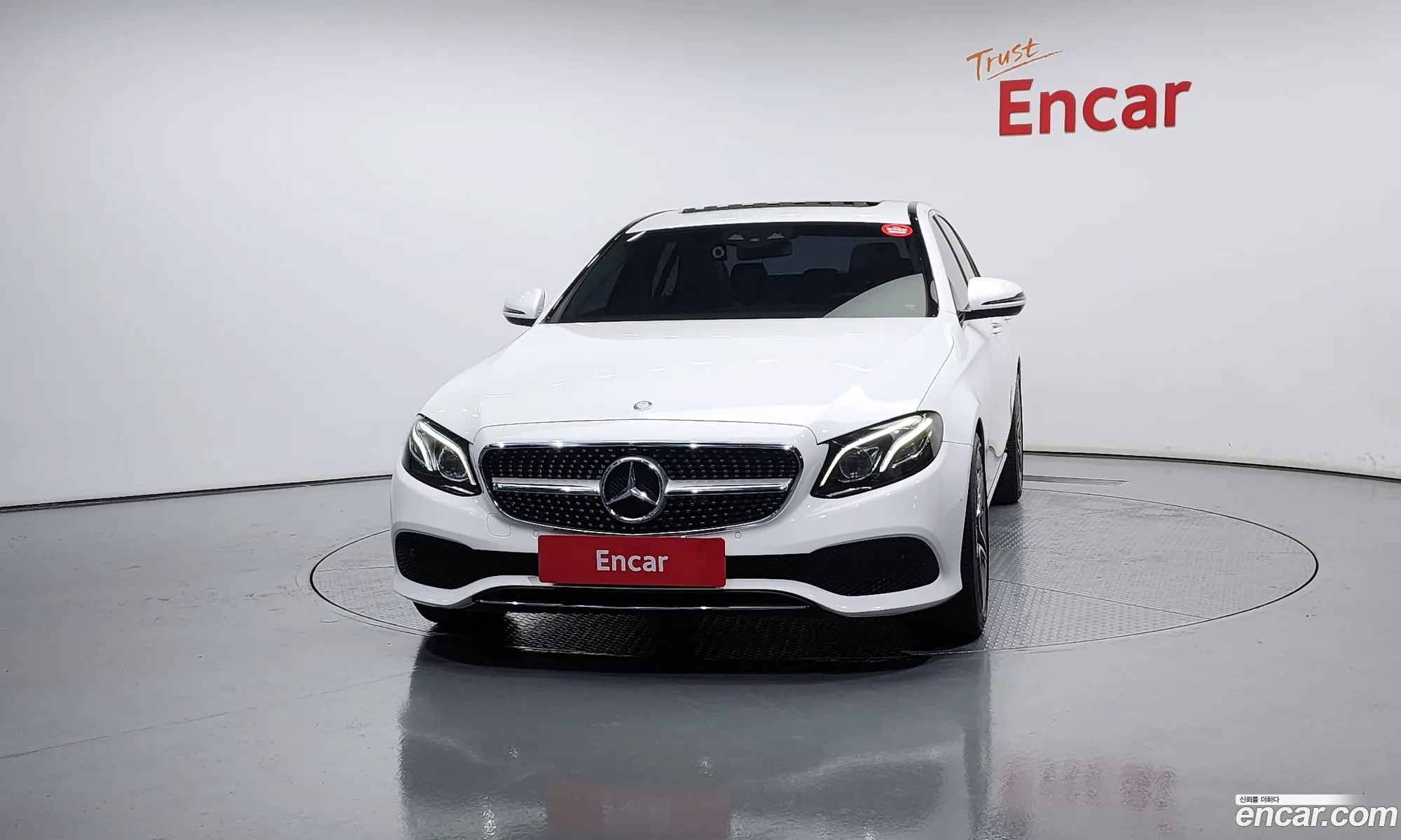 Mercedes-Benz E-Klasse E220D Avant Garde 2016 - фотография 17393333