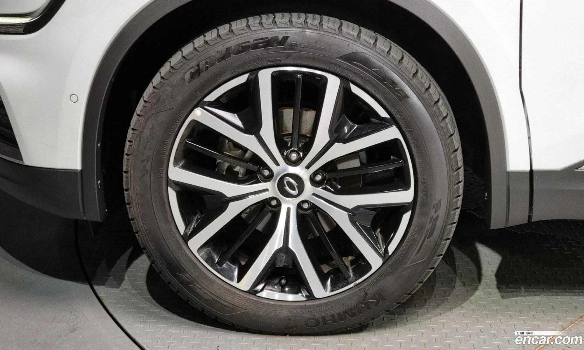 Renault Samsung Qm6 20 Lpe Re Signature 2Wd 2023 - фотография 1203721