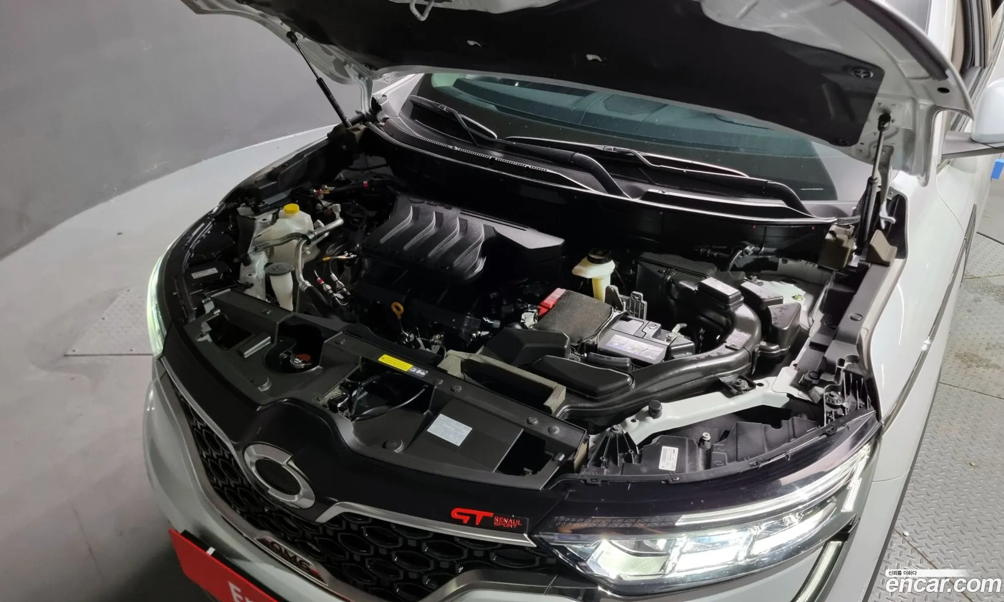 Renault Samsung Qm6 20 Lpe Re Signature 2Wd 2023 - фотография 1203722
