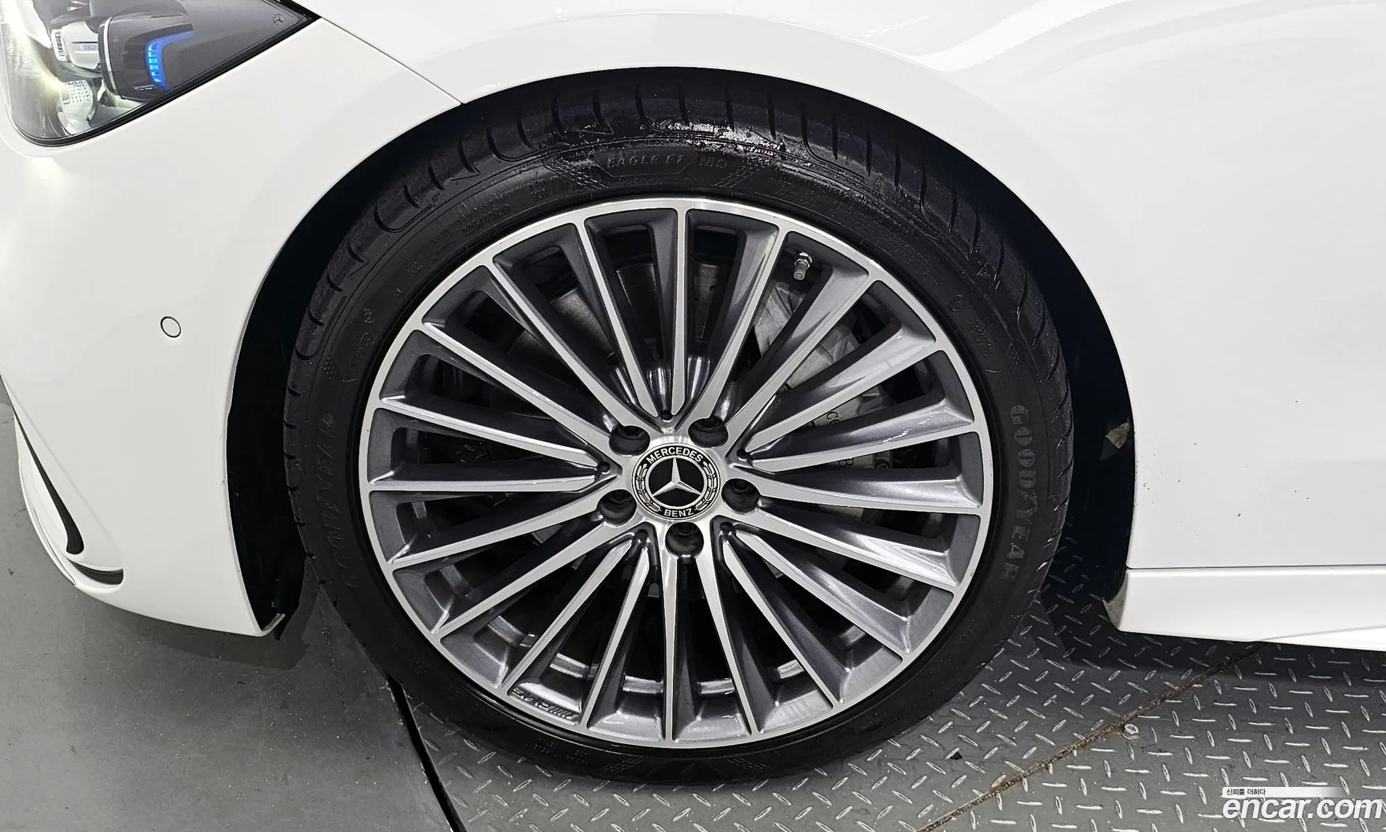 Mercedes C-Class W206 C300 4Matic Amg Line - фотография 19105883