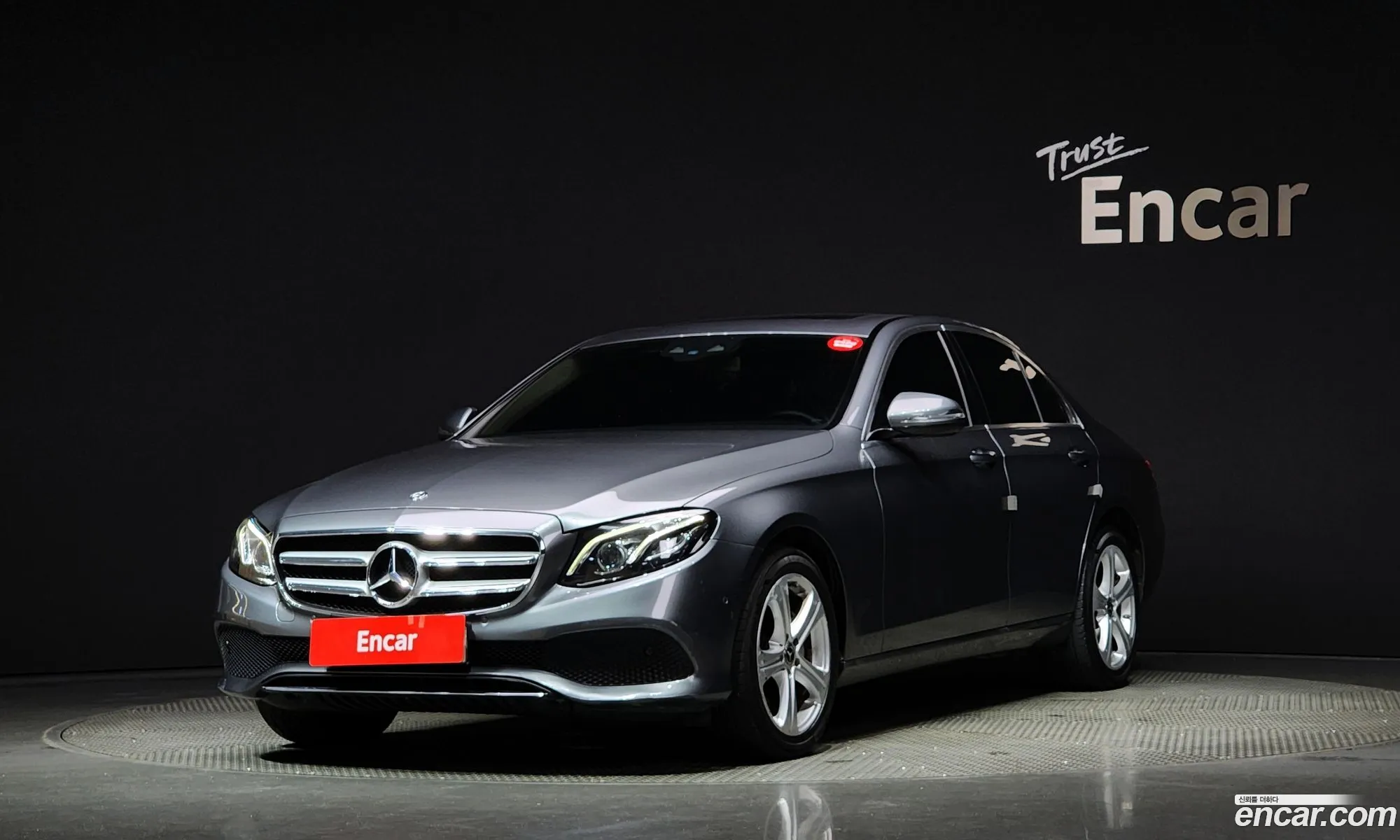 Mercedes-Benz E-Klasse E220D 4Matic Avant Garde 2017 - фотография 17434582