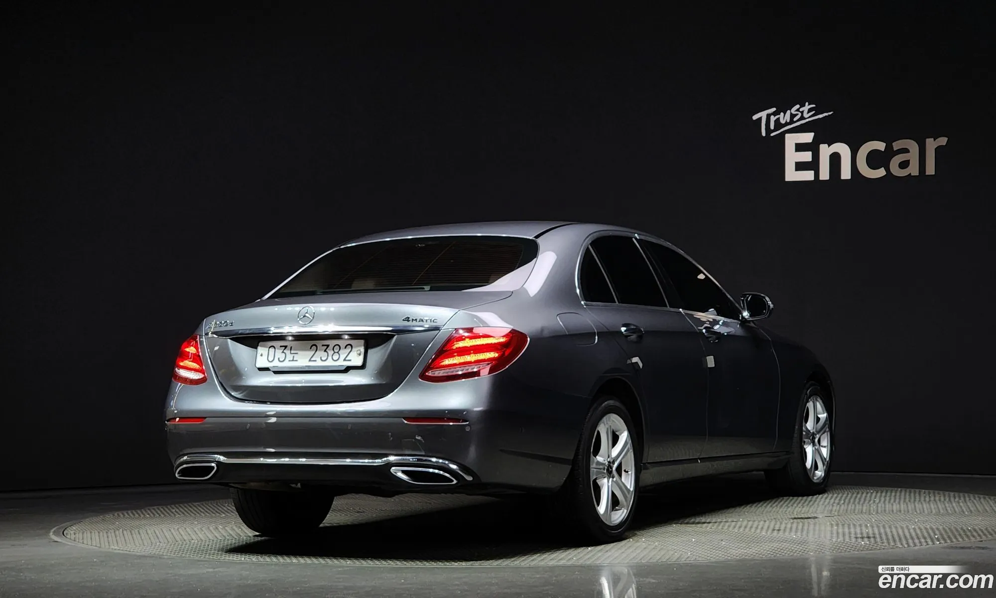 Mercedes-Benz E-Klasse E220D 4Matic Avant Garde 2017 - фотография 17434583