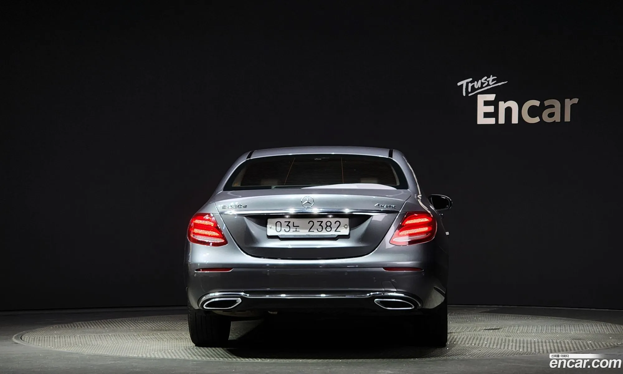 Mercedes-Benz E-Klasse E220D 4Matic Avant Garde 2017 - фотография 17434585